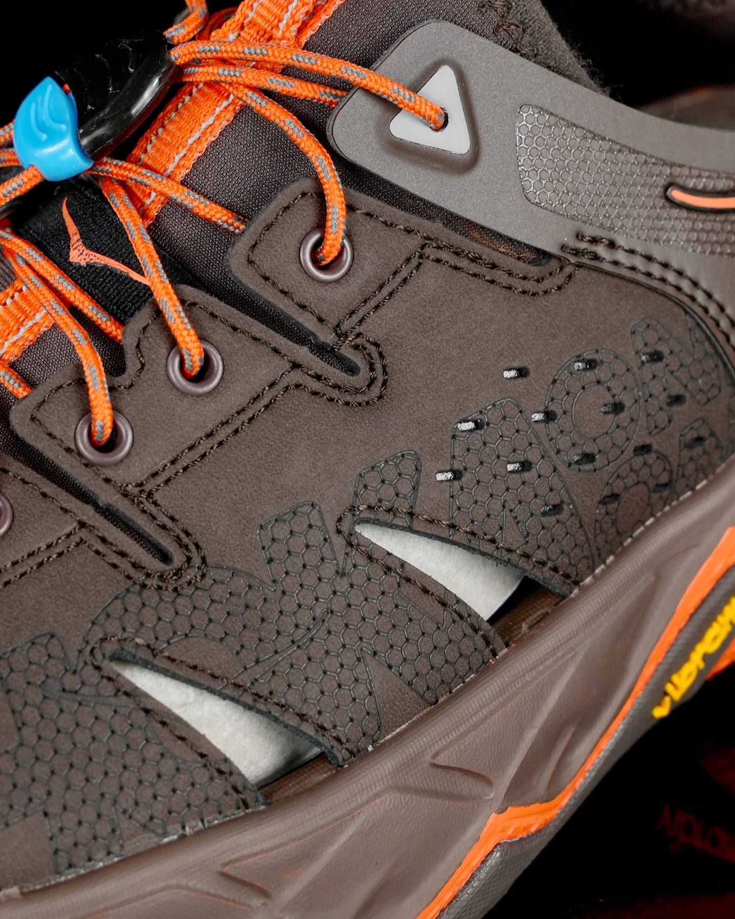 
HOKA One One Vibram 轻量溯溪鞋 
原鞋开发 最高品质 Hoka溯溪鞋出色的抓地防滑
