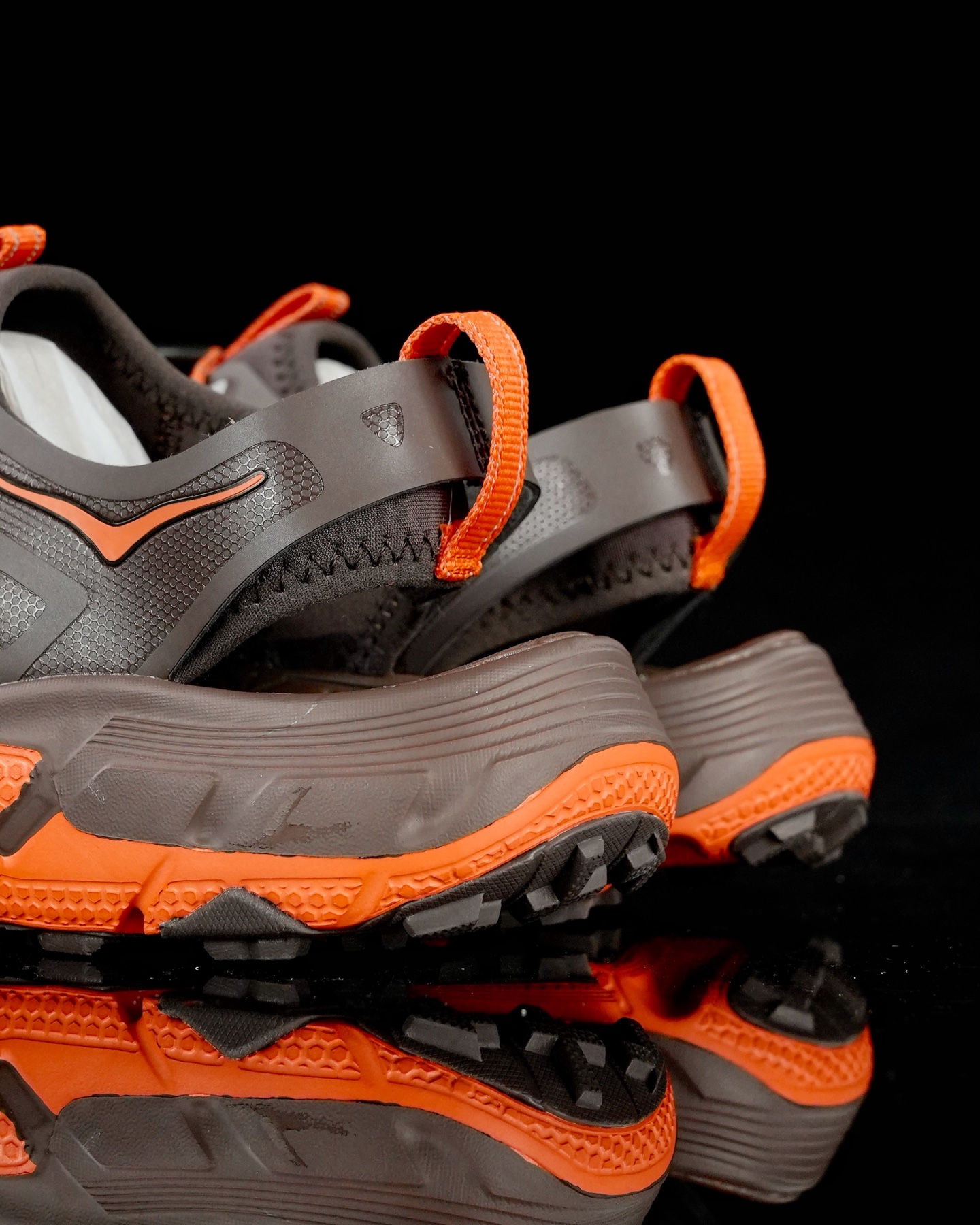 
HOKA One One Vibram 轻量溯溪鞋 
原鞋开发 最高品质 Hoka溯溪鞋出色的抓地防滑