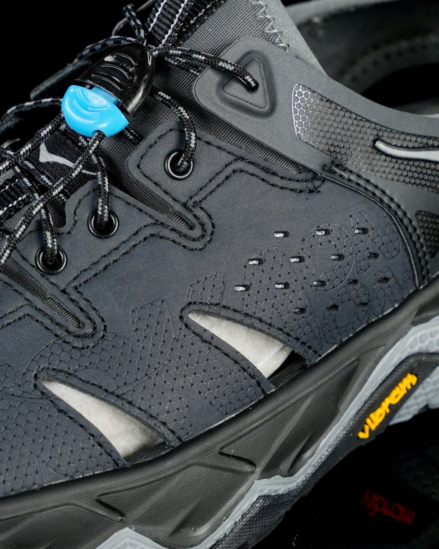 
HOKA One One Vibram 轻量溯溪鞋 
原鞋开发 最高品质 Hoka溯溪鞋出色的抓地防滑