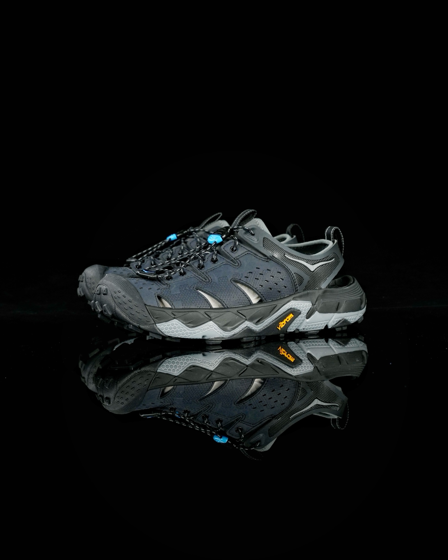 
HOKA One One Vibram 轻量溯溪鞋 
原鞋开发 最高品质 Hoka溯溪鞋出色的抓地防滑