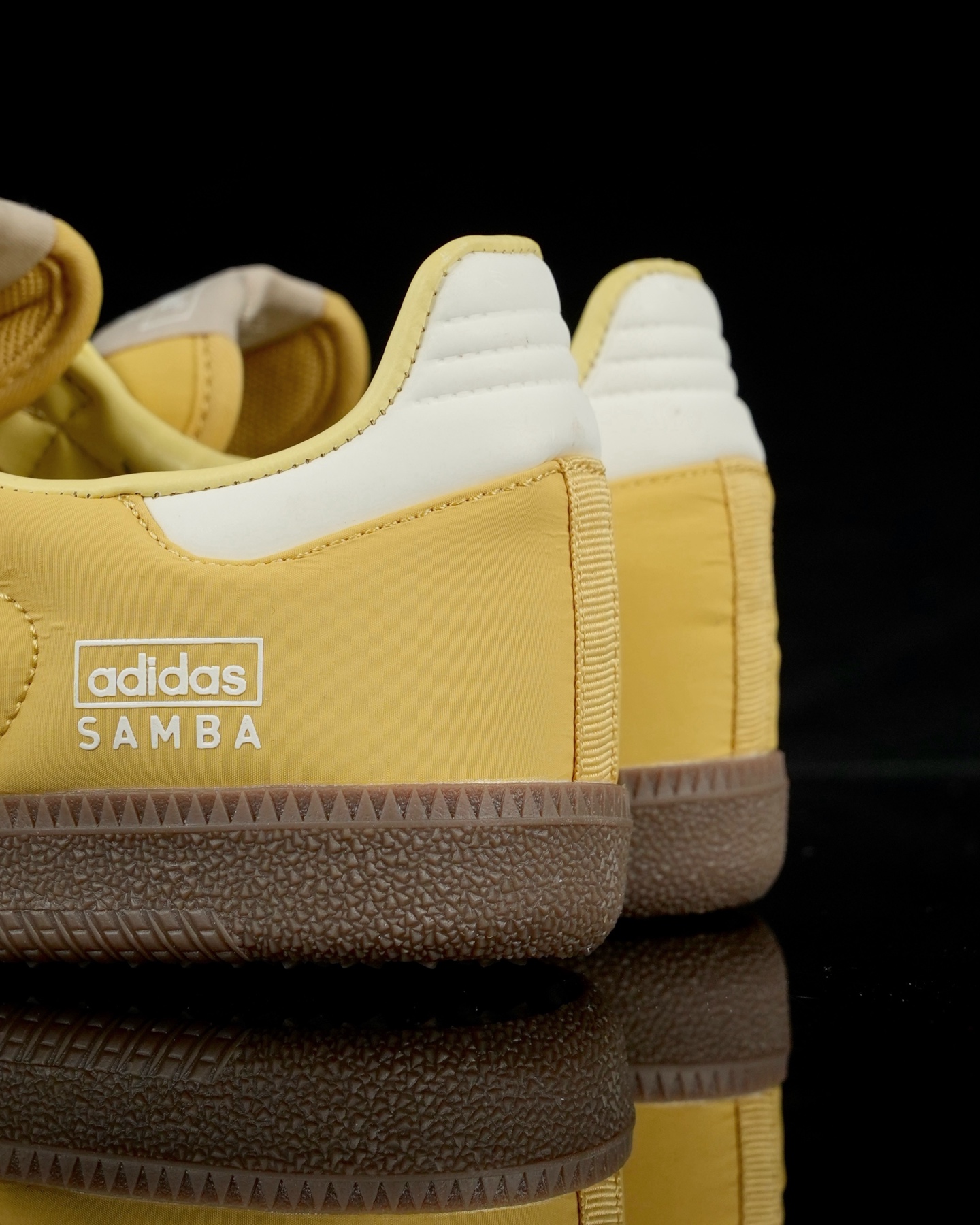 
SR纯原 Adidas Samba OG 
复古桑巴德训板鞋 纯原大厂出品
专柜同步配色 新款织物面料