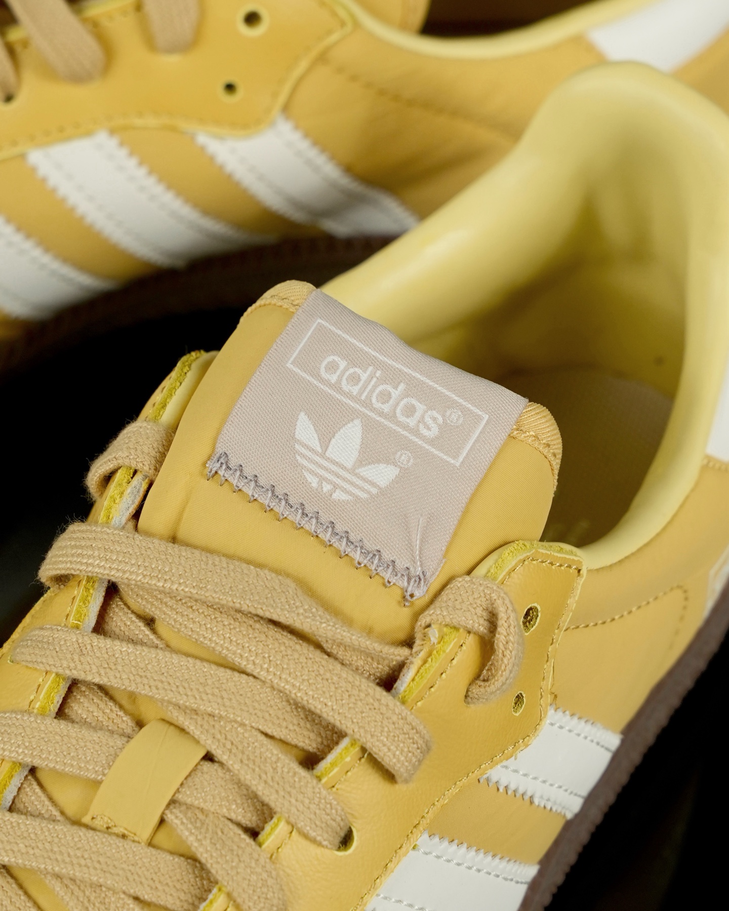 
SR纯原 Adidas Samba OG 
复古桑巴德训板鞋 纯原大厂出品
专柜同步配色 新款织物面料