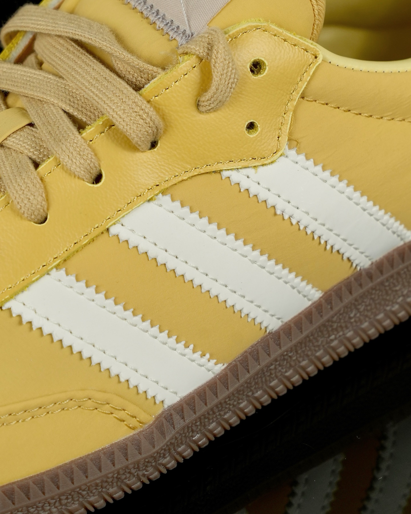 
SR纯原 Adidas Samba OG 
复古桑巴德训板鞋 纯原大厂出品
专柜同步配色 新款织物面料
