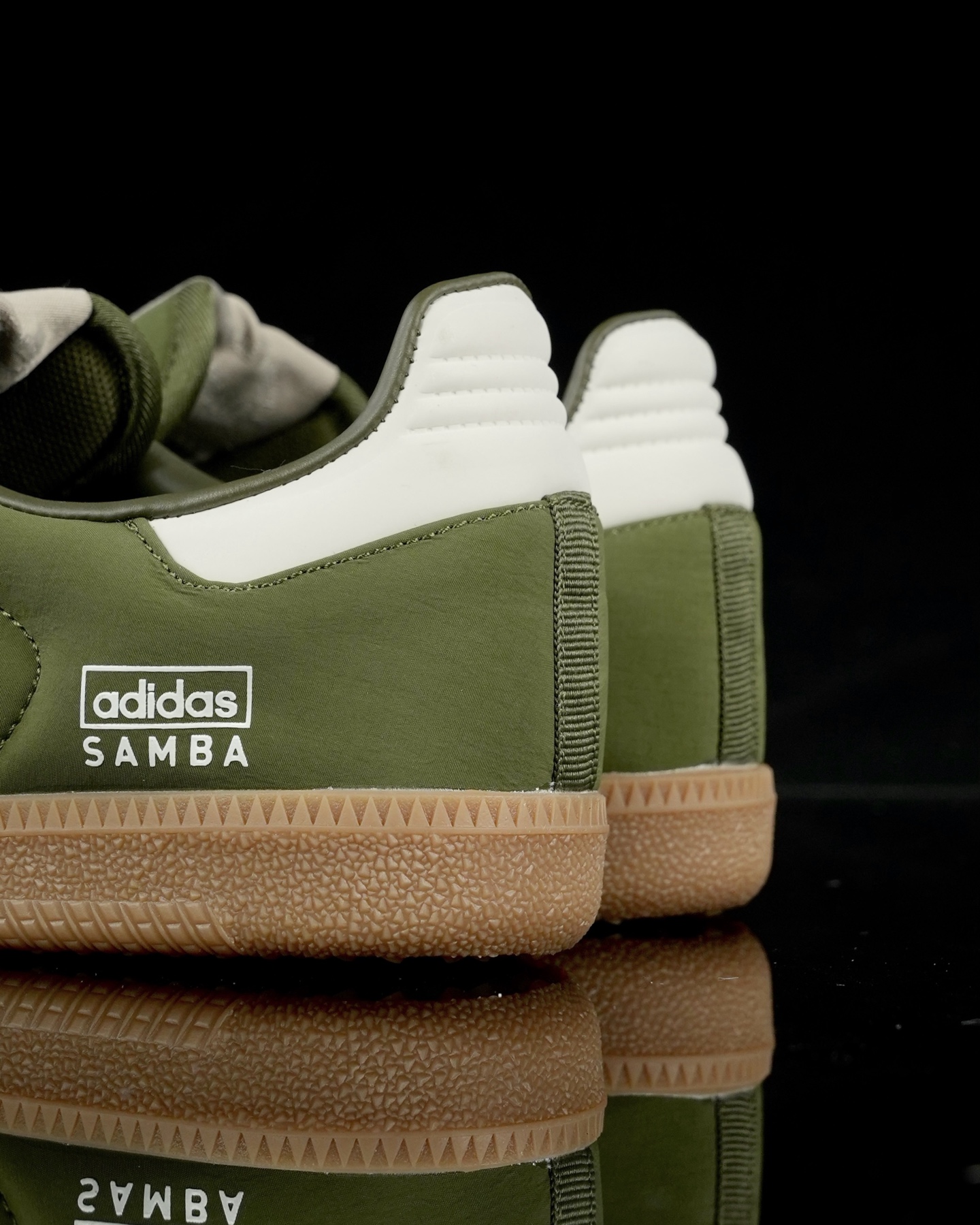 
SR纯原 Adidas Samba OG 
复古桑巴德训板鞋 纯原大厂出品
专柜同步配色 新款织物面料