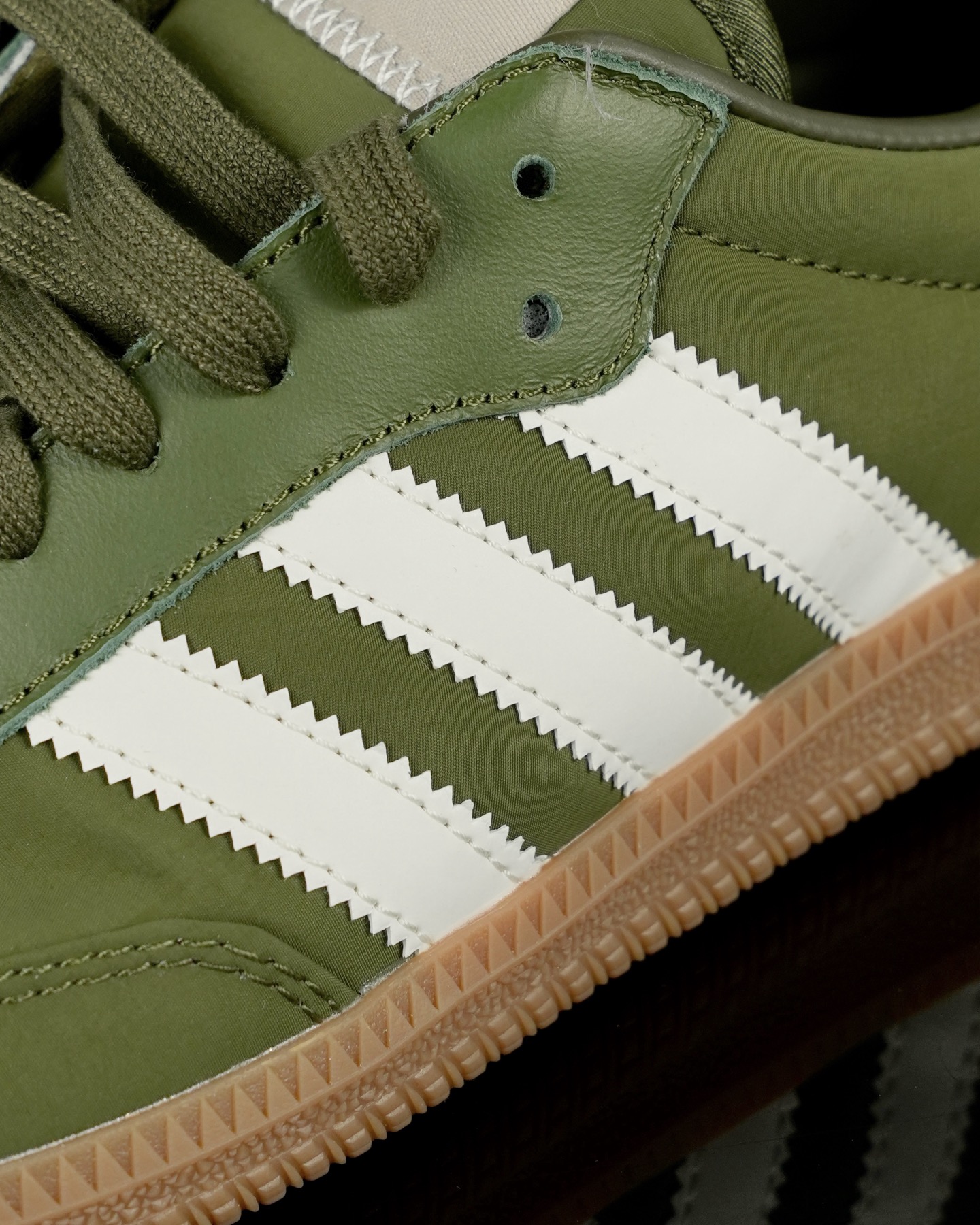 
SR纯原 Adidas Samba OG 
复古桑巴德训板鞋 纯原大厂出品
专柜同步配色 新款织物面料