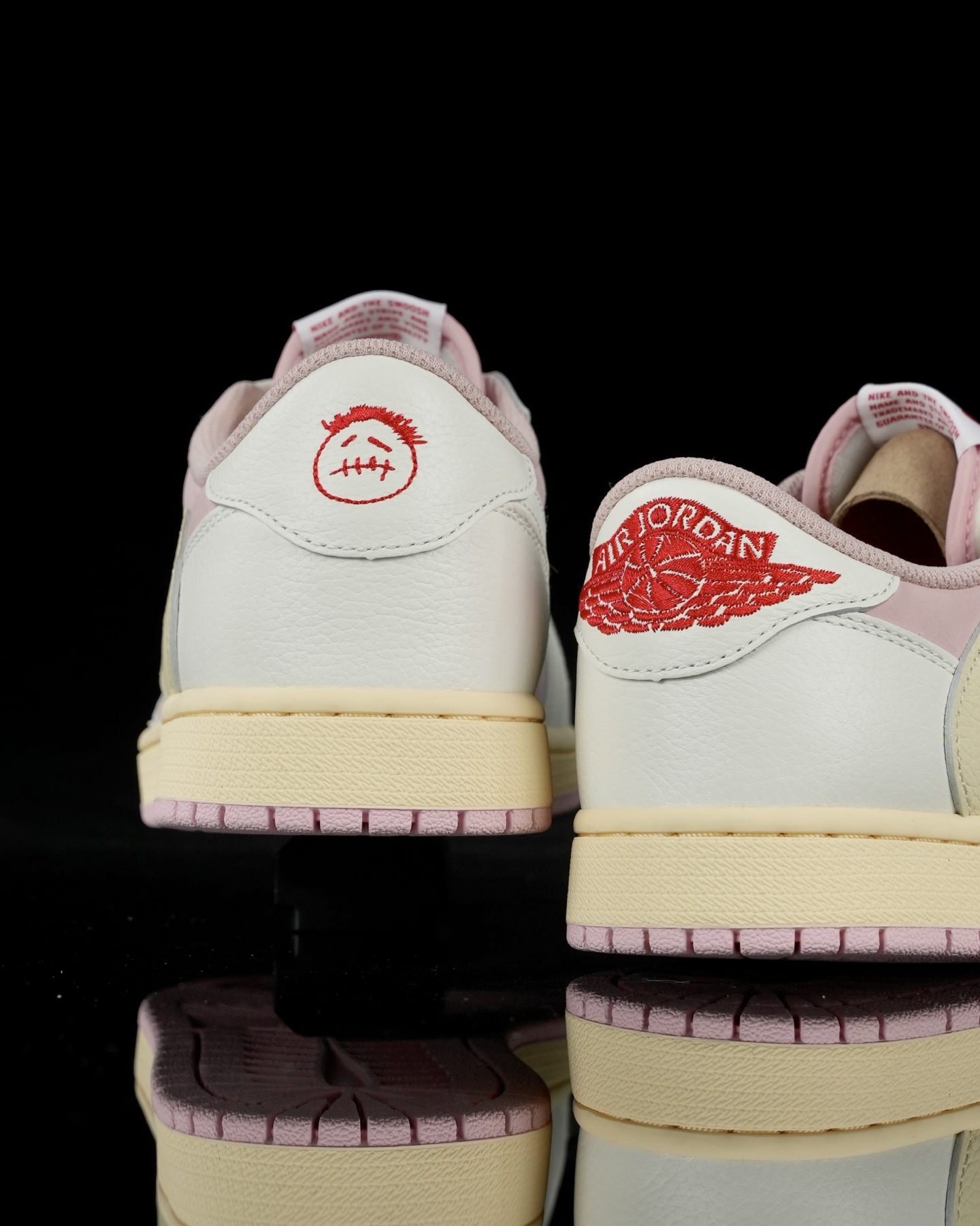 N版纯原 Travis Scott x Jordan Air Jordan 1
原厂全套原楦原纸板冲