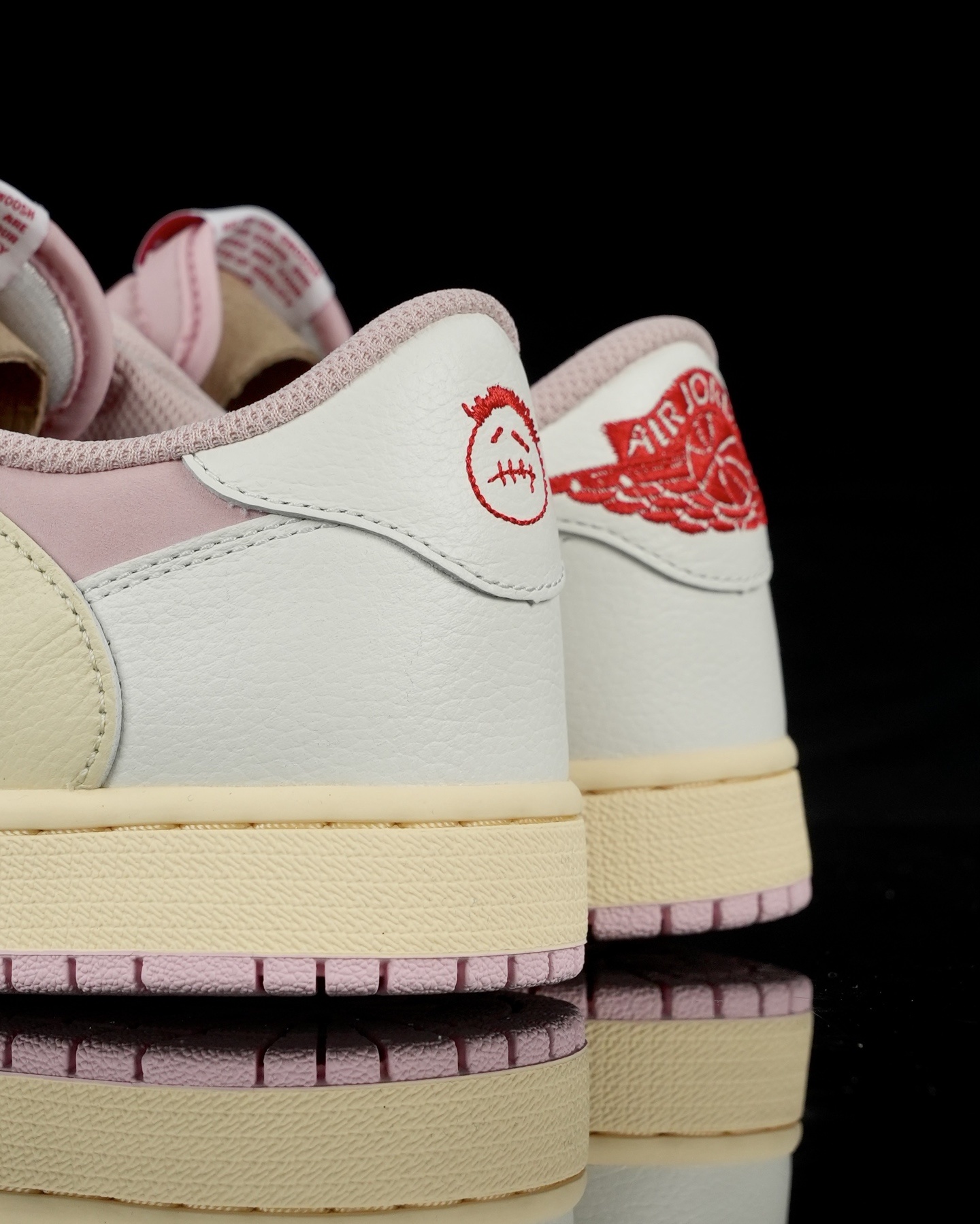 N版纯原 Travis Scott x Jordan Air Jordan 1
原厂全套原楦原纸板冲