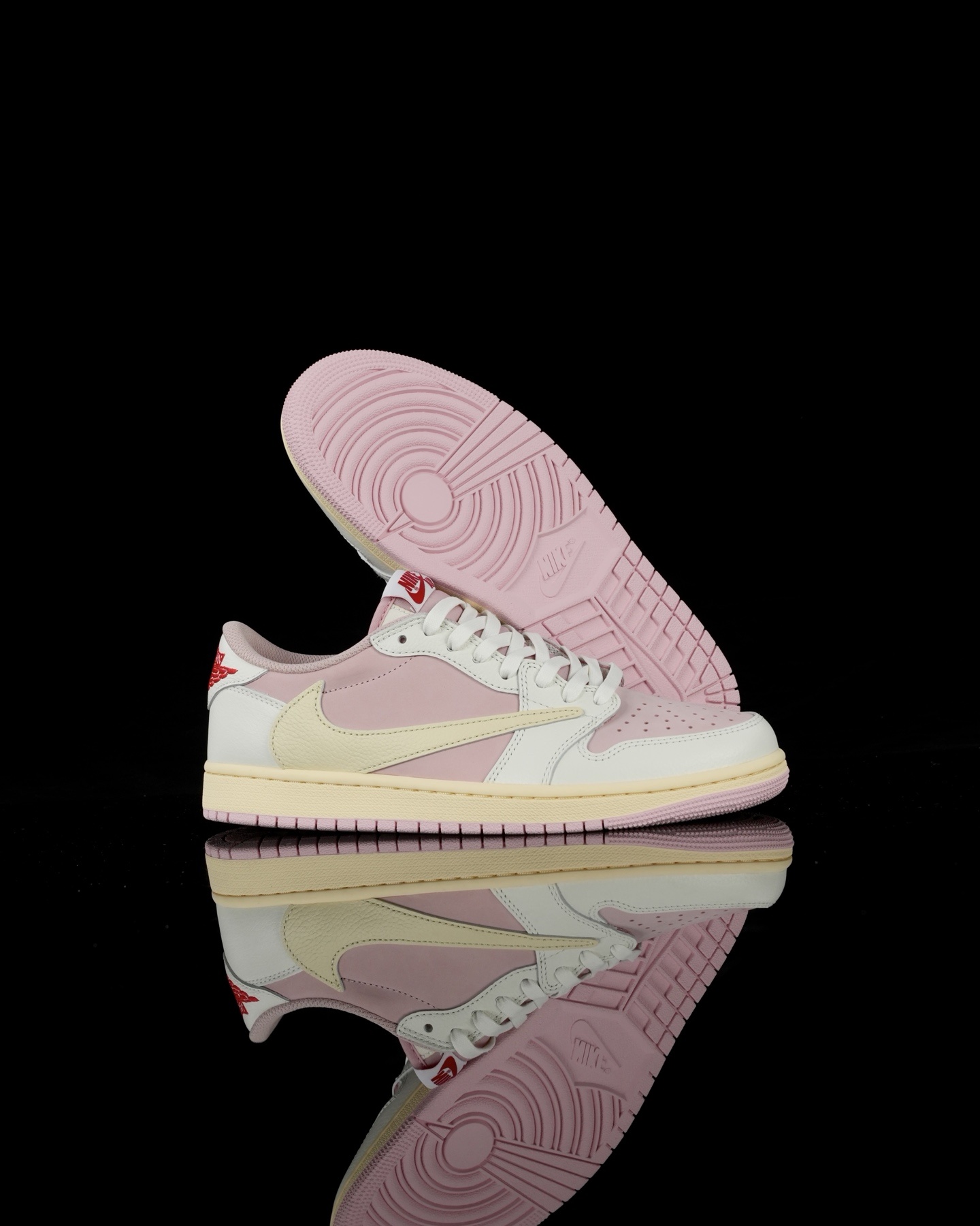 N版纯原 Travis Scott x Jordan Air Jordan 1
原厂全套原楦原纸板冲