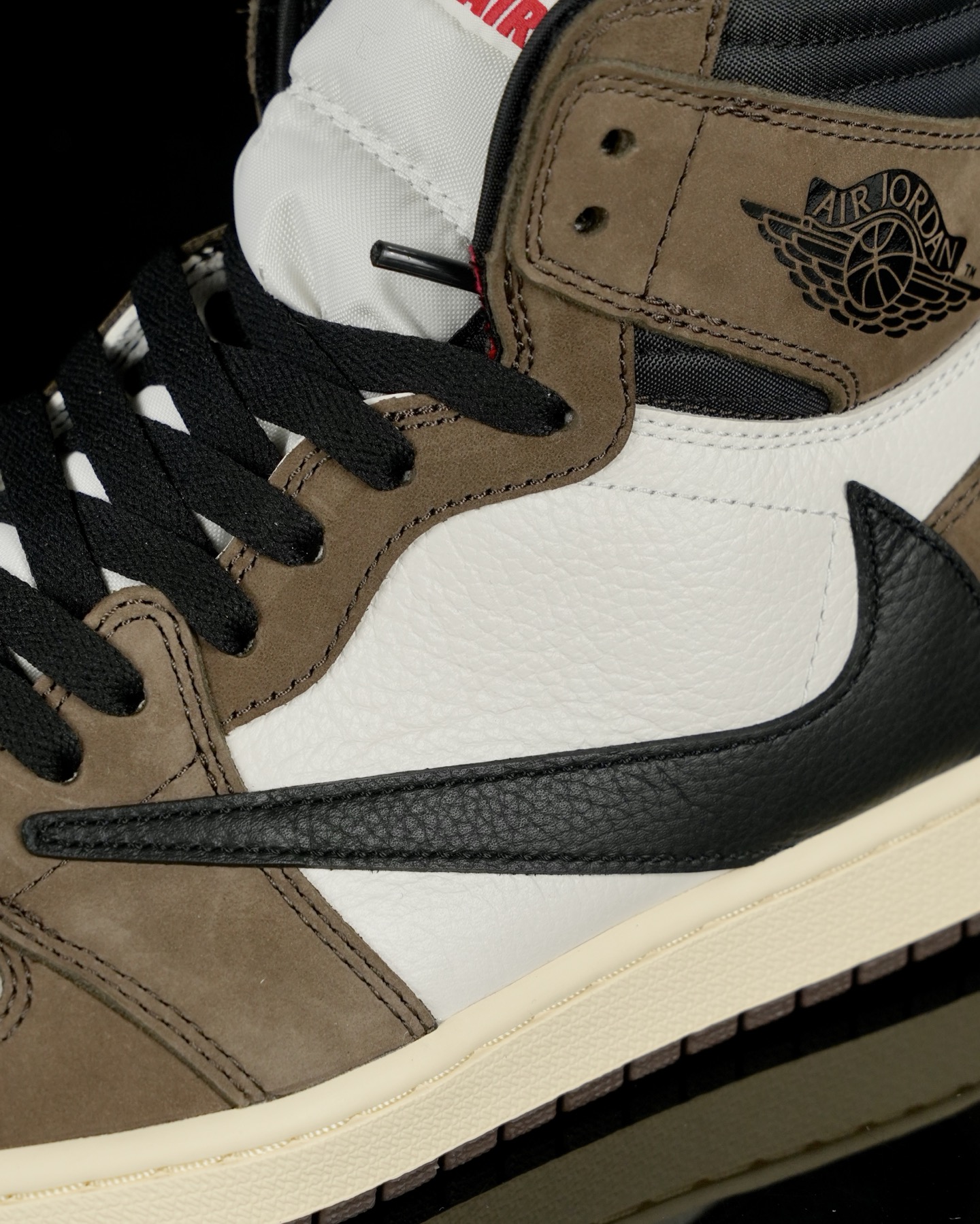 
N版纯原 Travis Scott x Jordan Air Jordan 1 
原厂全套原楦原纸板