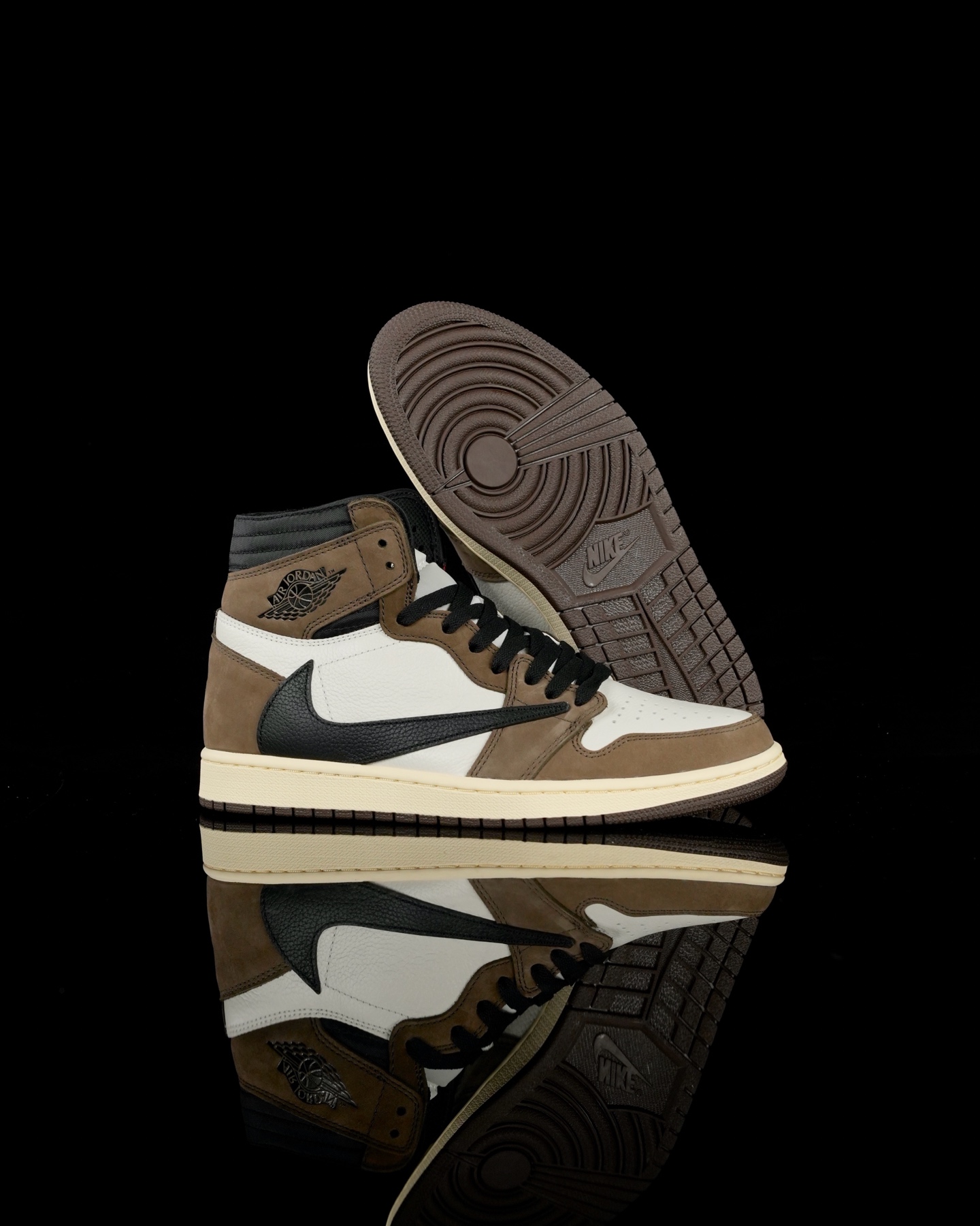  
N版纯原 Travis Scott x Jordan Air Jordan 1 
原厂全套原楦原纸板