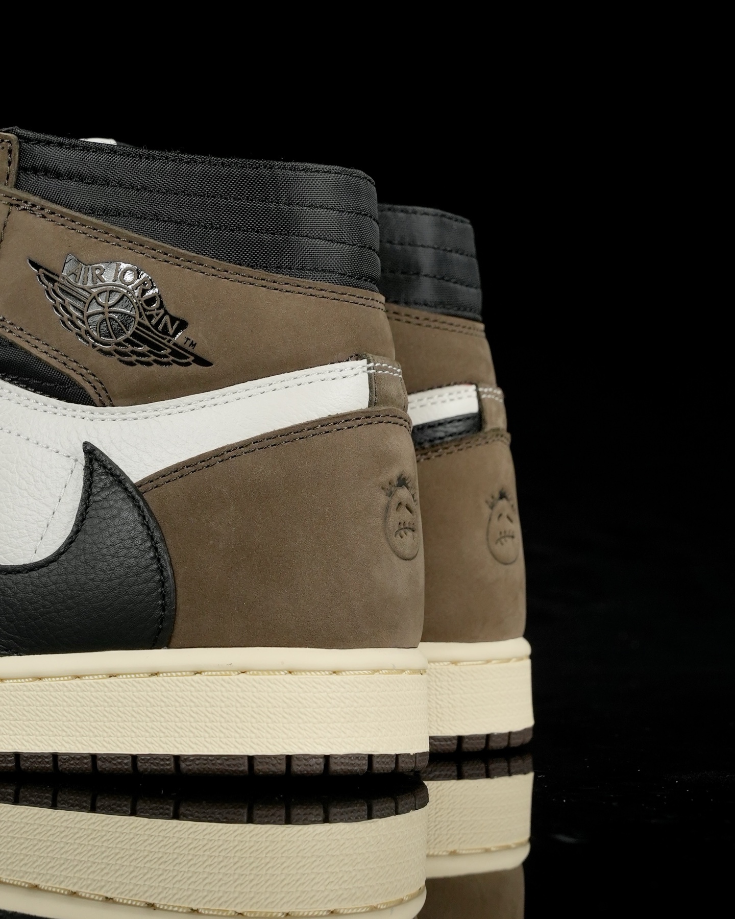  
N版纯原 Travis Scott x Jordan Air Jordan 1 
原厂全套原楦原纸板