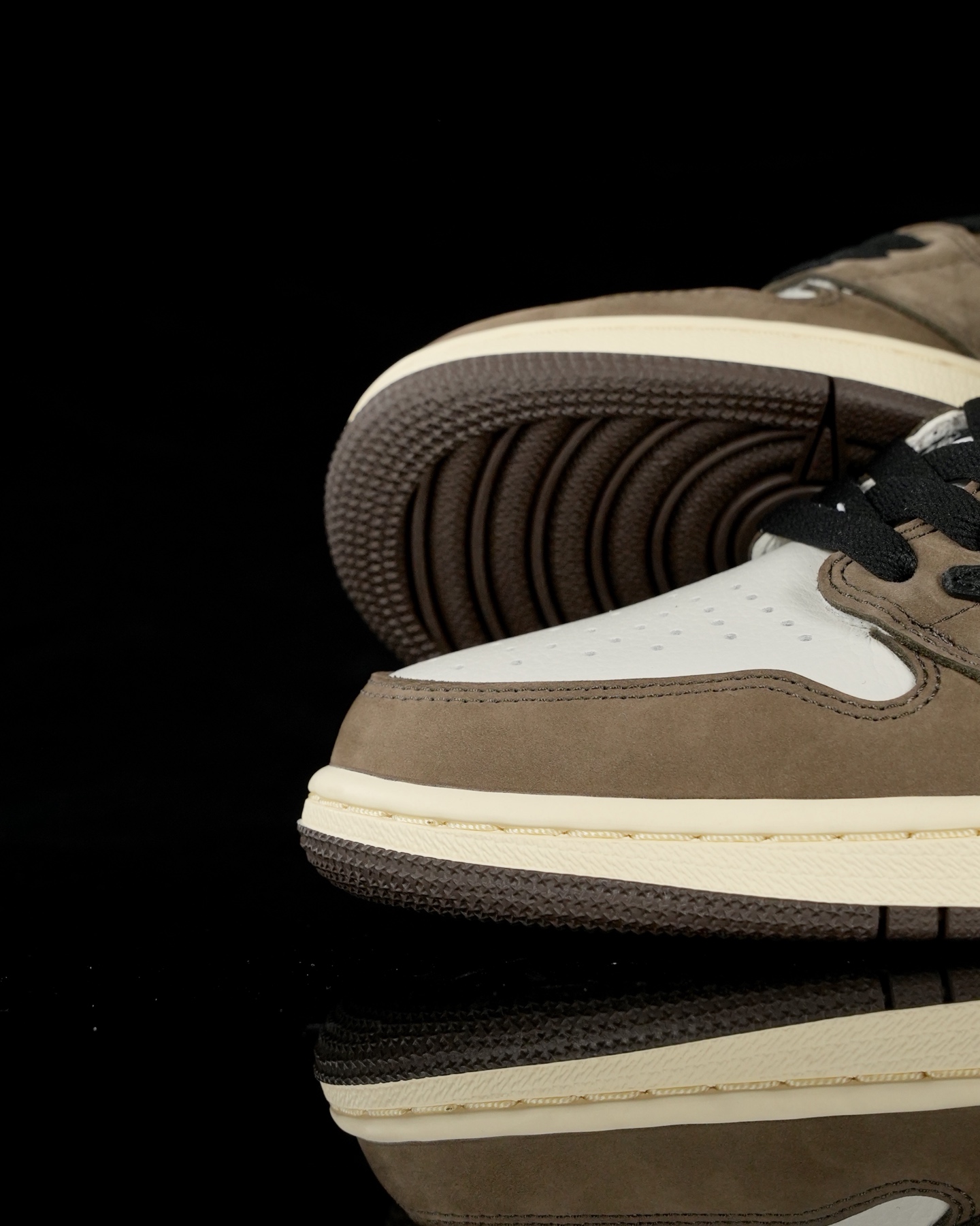  
N版纯原 Travis Scott x Jordan Air Jordan 1 
原厂全套原楦原纸板