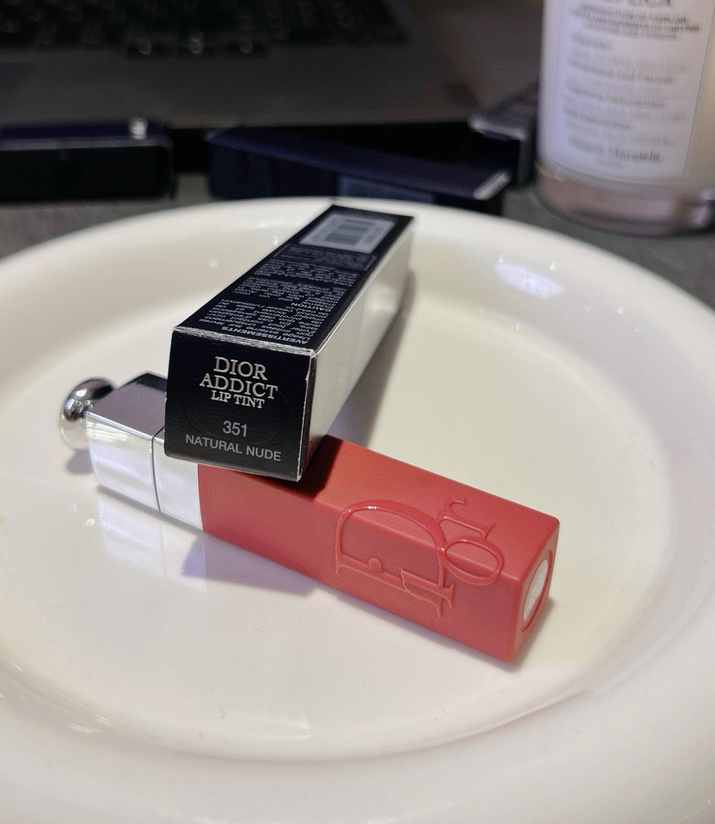 This shade is suitable for wearing makeup, and it's quite natural to - BeautyMakeUp 6