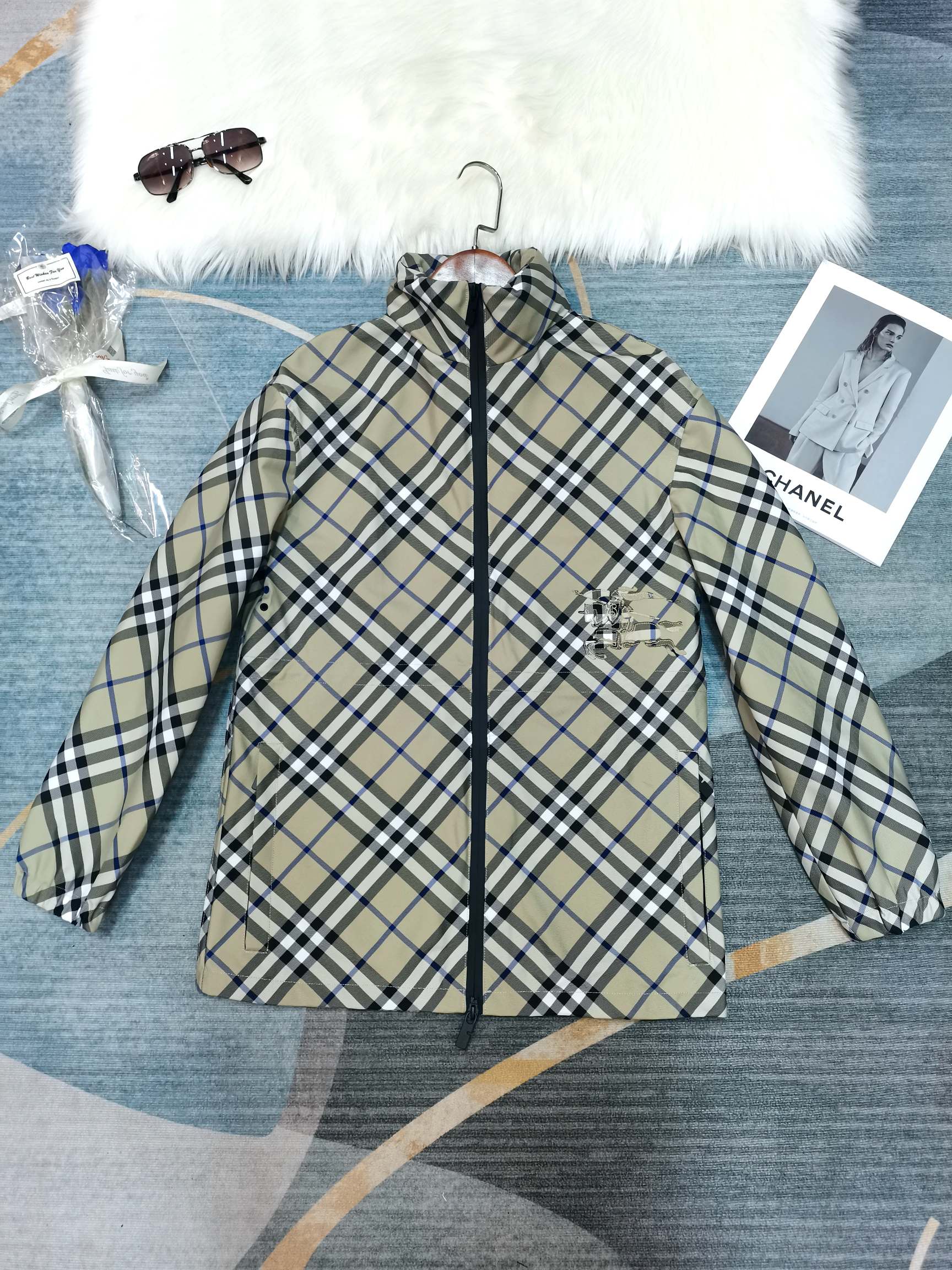 Burberry Ropa Abrigos y chaquetas Albaricoque Gris Colección de otoño Blusa con capucha