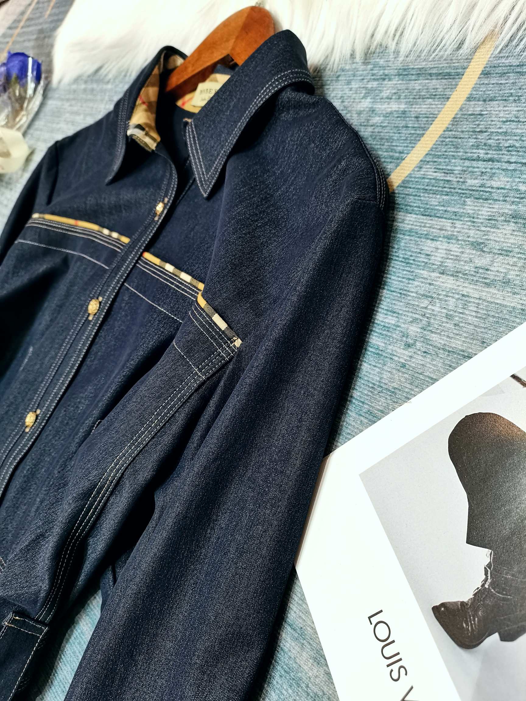 Burberry P587 Dress: Original Craftsmanship with Heavy-Pumped Pockets and Acoustic Plastering - 图片 4