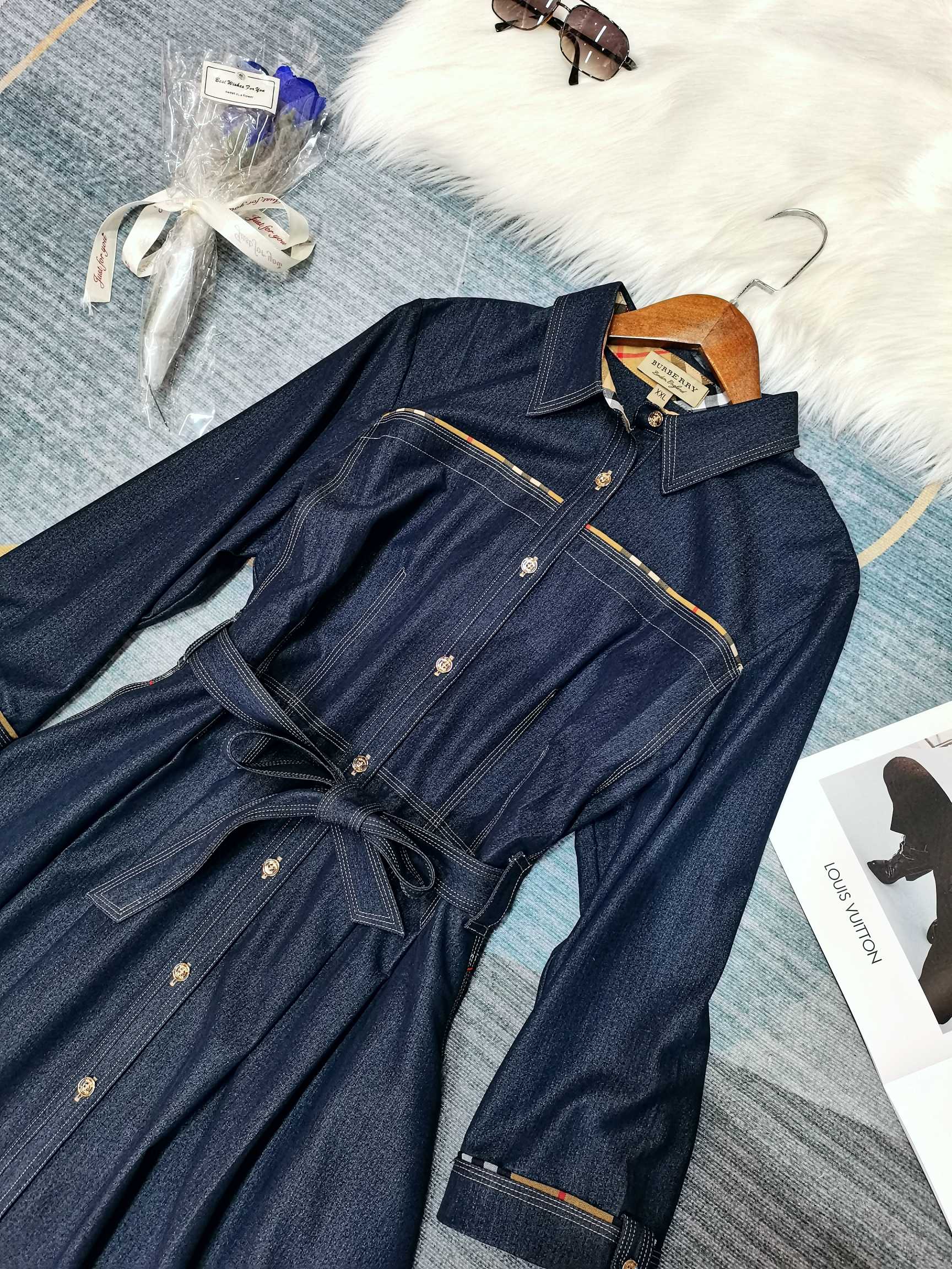Burberry P587 Dress: Original Craftsmanship with Heavy-Pumped Pockets and Acoustic Plastering - 图片 2