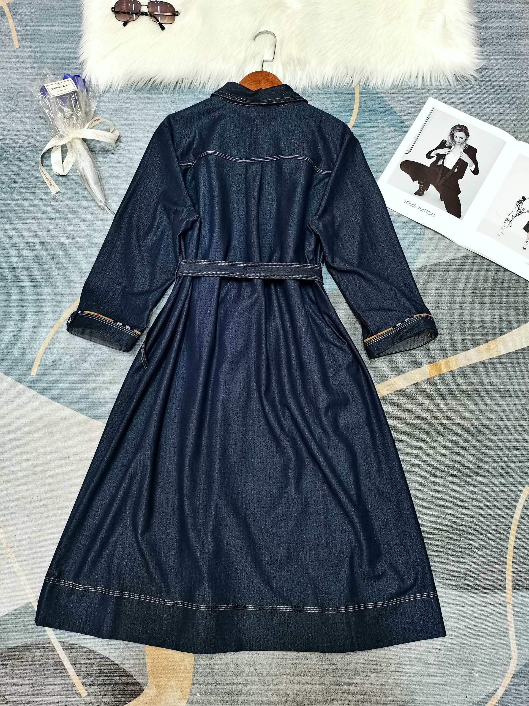 Burberry P587 Dress: Original Craftsmanship with Heavy-Pumped Pockets and Acoustic Plastering - 图片 8