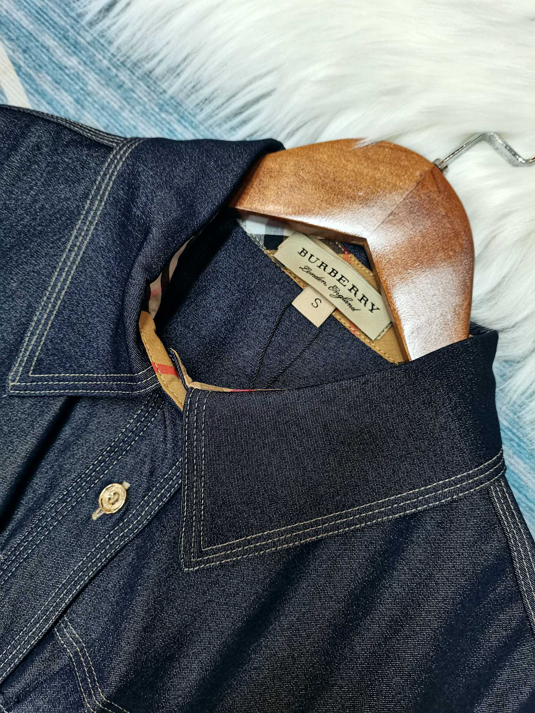 “Original Hard-Core Women’s Suit by Burberry with Unique Craftsmanship” - 图片 2