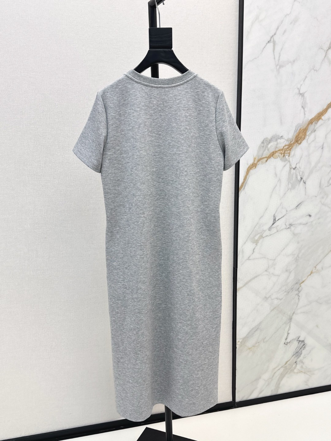 “Stylish Female Suit with Embroidery Logo: New Sale 25% Off!” - 图片 9
