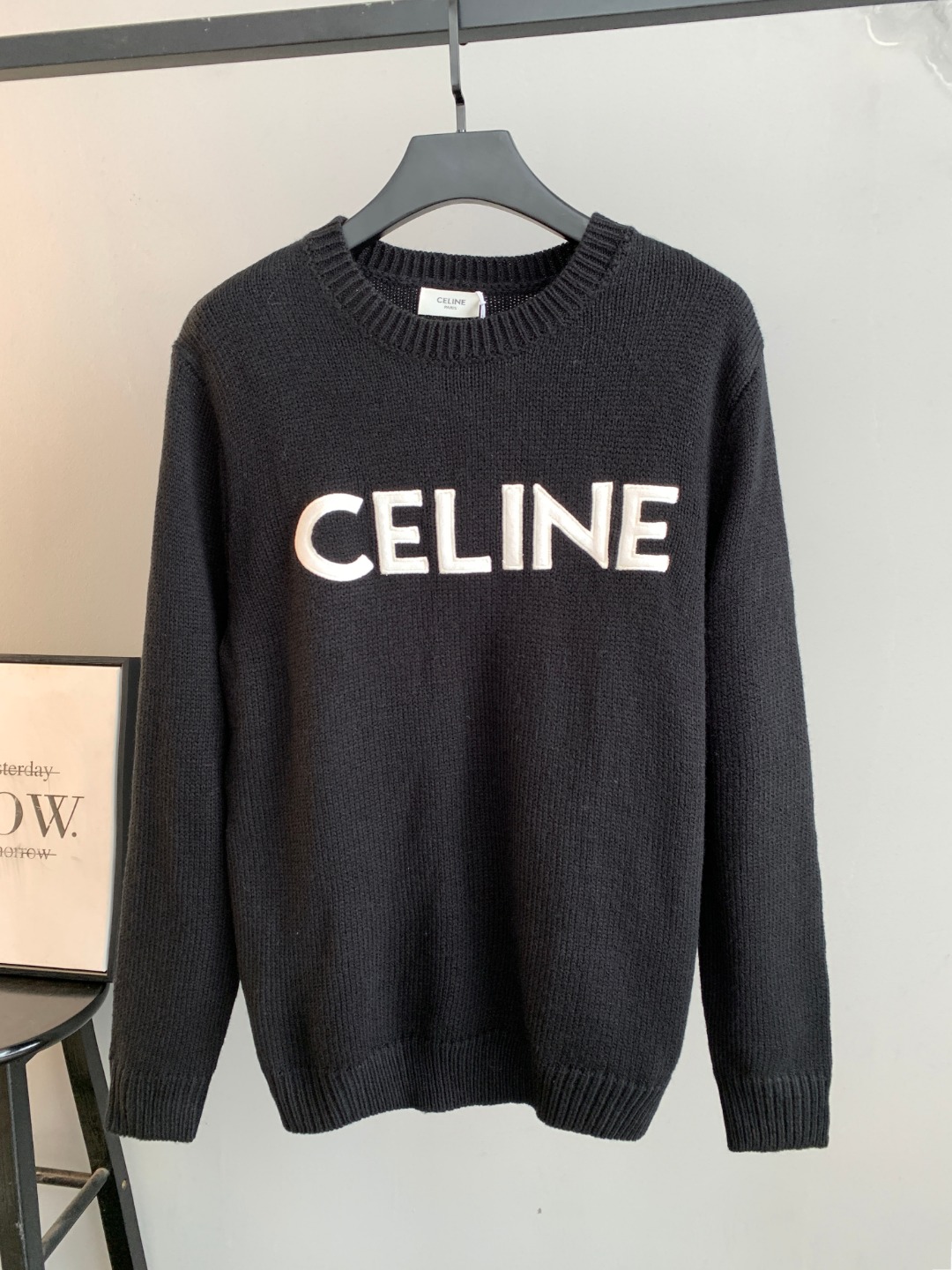 NO:596254,High quality (photo directly without any retouching) CELINE crew neck sweater. Classic one-piece woven yarn jacquard craft. Customized wool blend material. It feels delicate and soft and can be directly in contact with the skin. Let the warm yarn change into a delicate texture. Craft 1: Jacquard tissue imported from Germany. Precisely control the arrangement and interweaving of yarns. Carefully interweave jacquard artistic patterns and inlays on the loom to make the fabric more vivid and three-dimensional. Craft 2 uses towel embroidery, a traditional hand-made embroidery technology.  Embroidery is carried out using the needle method. It is completed by changing the hooking action of the special machine head, and the coils are interlocked one by one, thus bringing about a towel-like texture and effect. Process 3: Curved thread structure. By changing the stitch method and the arrangement of the yarn during the knitting process, the yarn shows a curved distribution in the fabric. Process 4: Softening and deodorizing process of garment washing water. Deep cleaning and deodorizing of the clothes are carried out through professional washing equipment and specific detergents to improve the feel and appearance of the clothes. Version  Loose fit, same style for men and women, sizes S M L XL XXL,,celine,celine,sweaters,alexander wang19860909高品质(照片直出 无任何修图） CELINE 赛琳圆领毛衣 经典一体织纱提花工艺订制羊毛混纺材质 手感细腻柔软可直接与肌肤接触 让暖心的纱线变化出细腻的质感 工艺1: 德国进口机提花组织而成 精确地控制纱线的排列和交织方式 在织机上精心交织提花艺术图案镶饰 织物更加生动立体 工艺2采用毛巾绣工艺 一种传统手工刺绣技术 采用针法进行刺绣 通过变换特种机头勾线动作完成 线圈一环扣一环 从而带来毛巾般的质感和效果 工艺3: 曲型螺纹组织 通过改变针织过程中的针法和纱线的排列方式 使纱线在织物中呈现出曲线状的分布 工艺4:成衣洗水加软去味工艺 通过专业的洗涤设备和特定的洗涤剂 对衣物进行深度清洁和去味处理 改善衣物的手感和外观 版型 宽松版型 男女同款 尺码 S M L XL XXL,,celine,celine,sweaters,alexander wang,Men's clothing