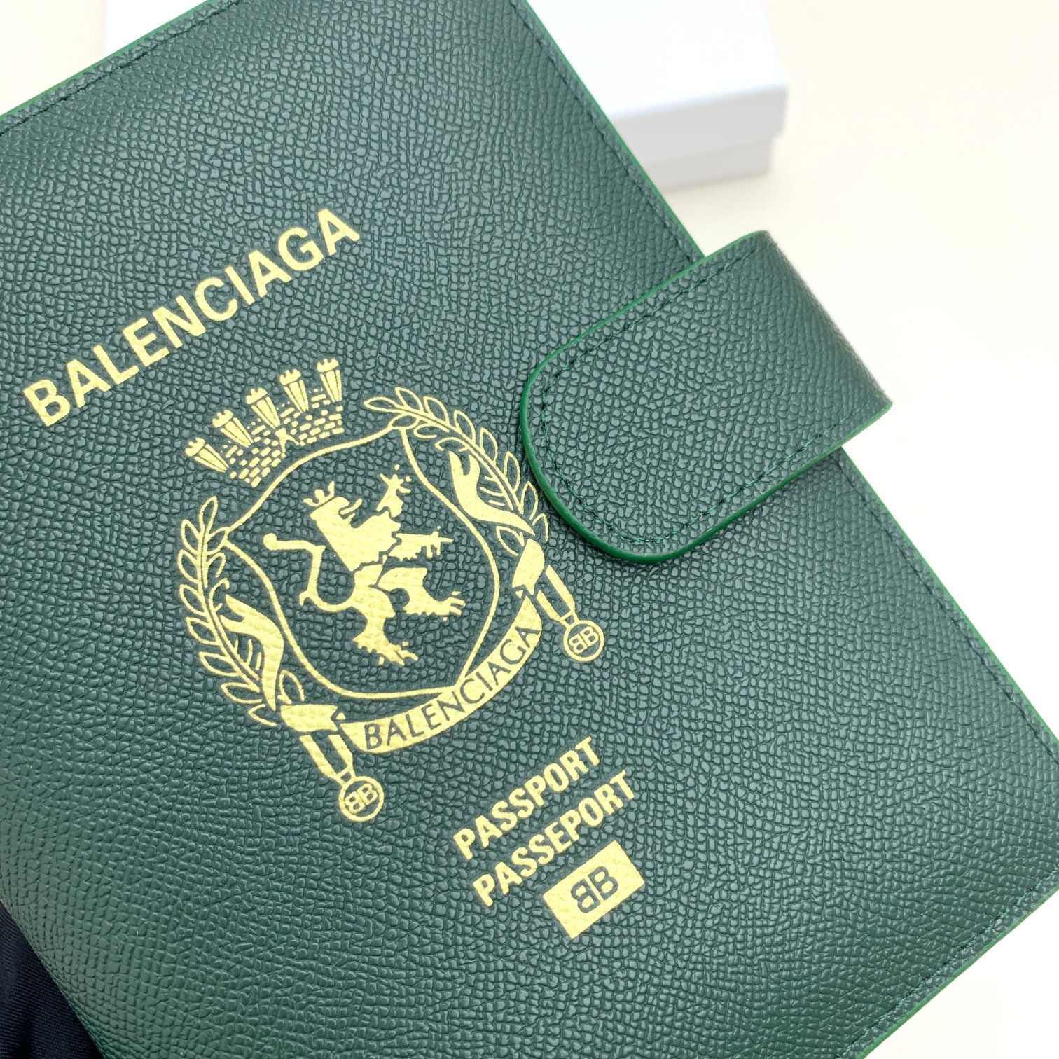 BALENCIAGA巴黎世家 记事本秘️专柜款、细腻柔滑材质 做工无可挑剔,坚持高品质,内置卡位隔层,2718尺寸15x19x4cm 4