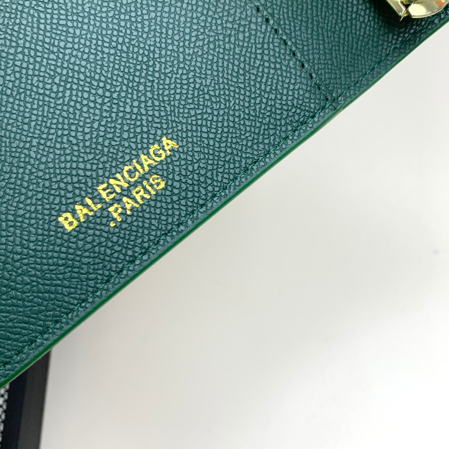 BALENCIAGA巴黎世家 记事本秘️专柜款、细腻柔滑材质 做工无可挑剔,坚持高品质,内置卡位隔层,2718尺寸15x19x4cm 7