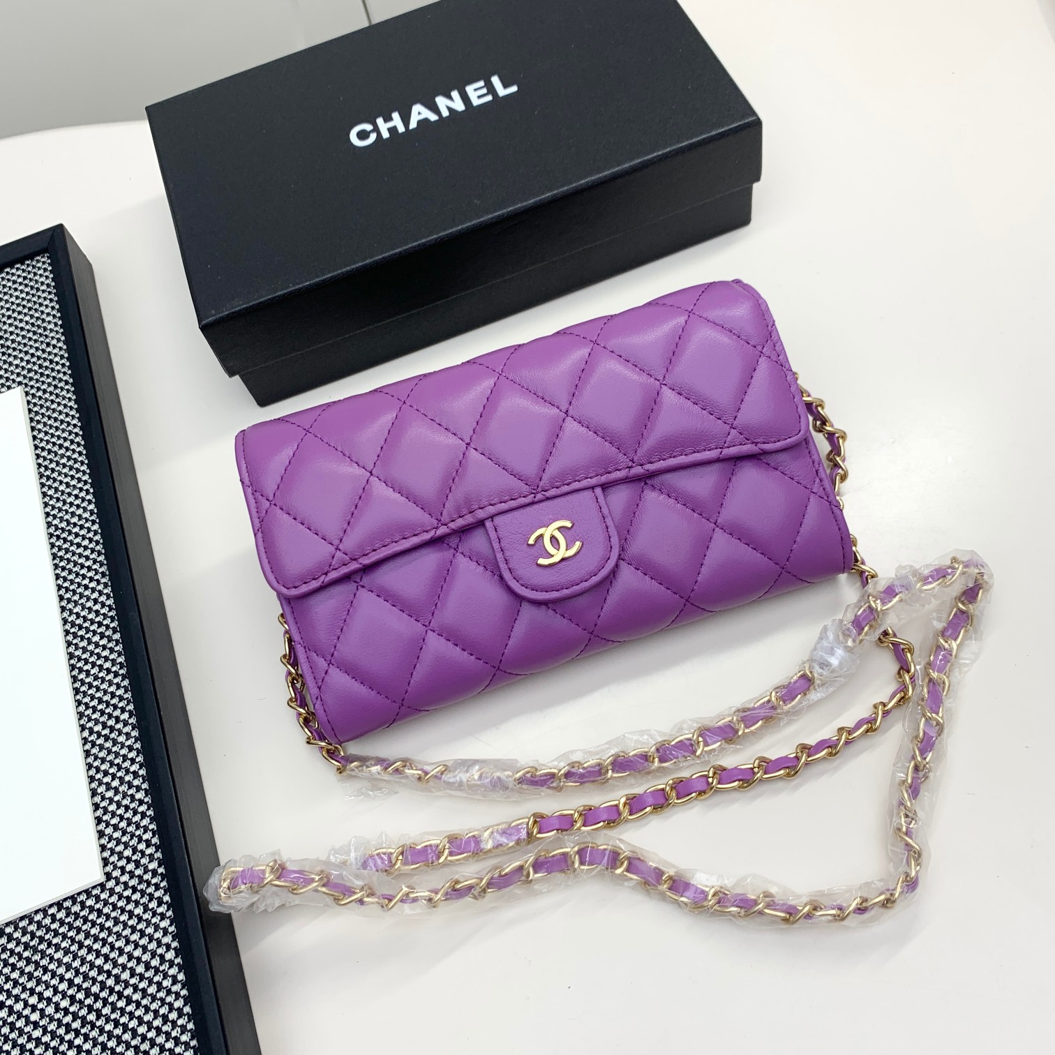 Chanel Chain Shoulder and Crossbody Mini Bag in diamond-quilted smooth - Comprehensive