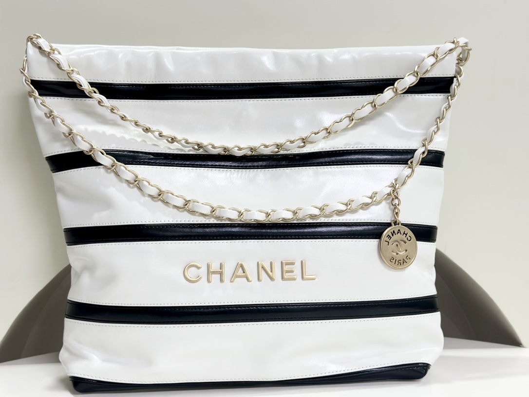 The Best
 Chanel Handbags Crossbody & Shoulder Bags Cowhide Fashion Casual