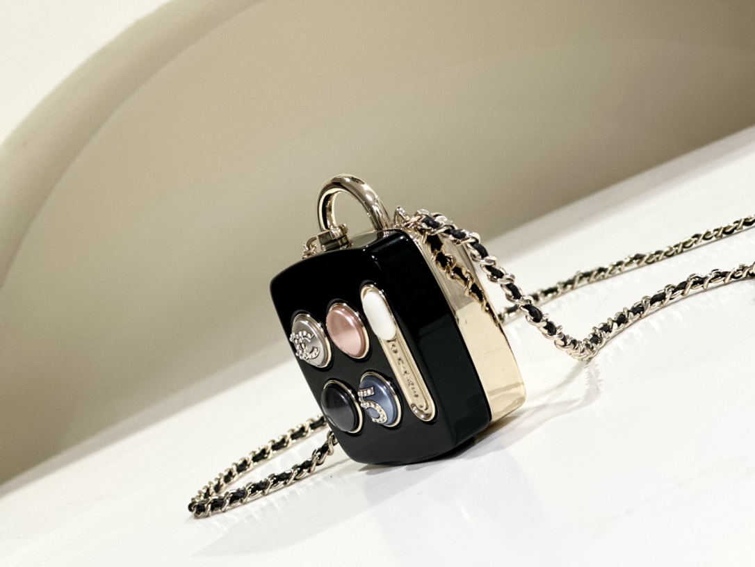 Chanel Mini Vanity Case with Chain - Black 4 i1728977735 1582 4