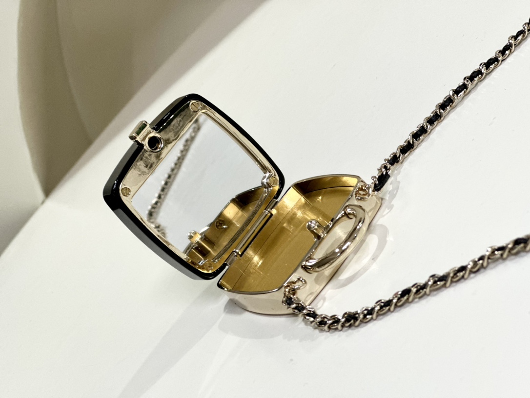 Chanel Mini Vanity Case with Chain - Black 7 i1728977735 3579 5