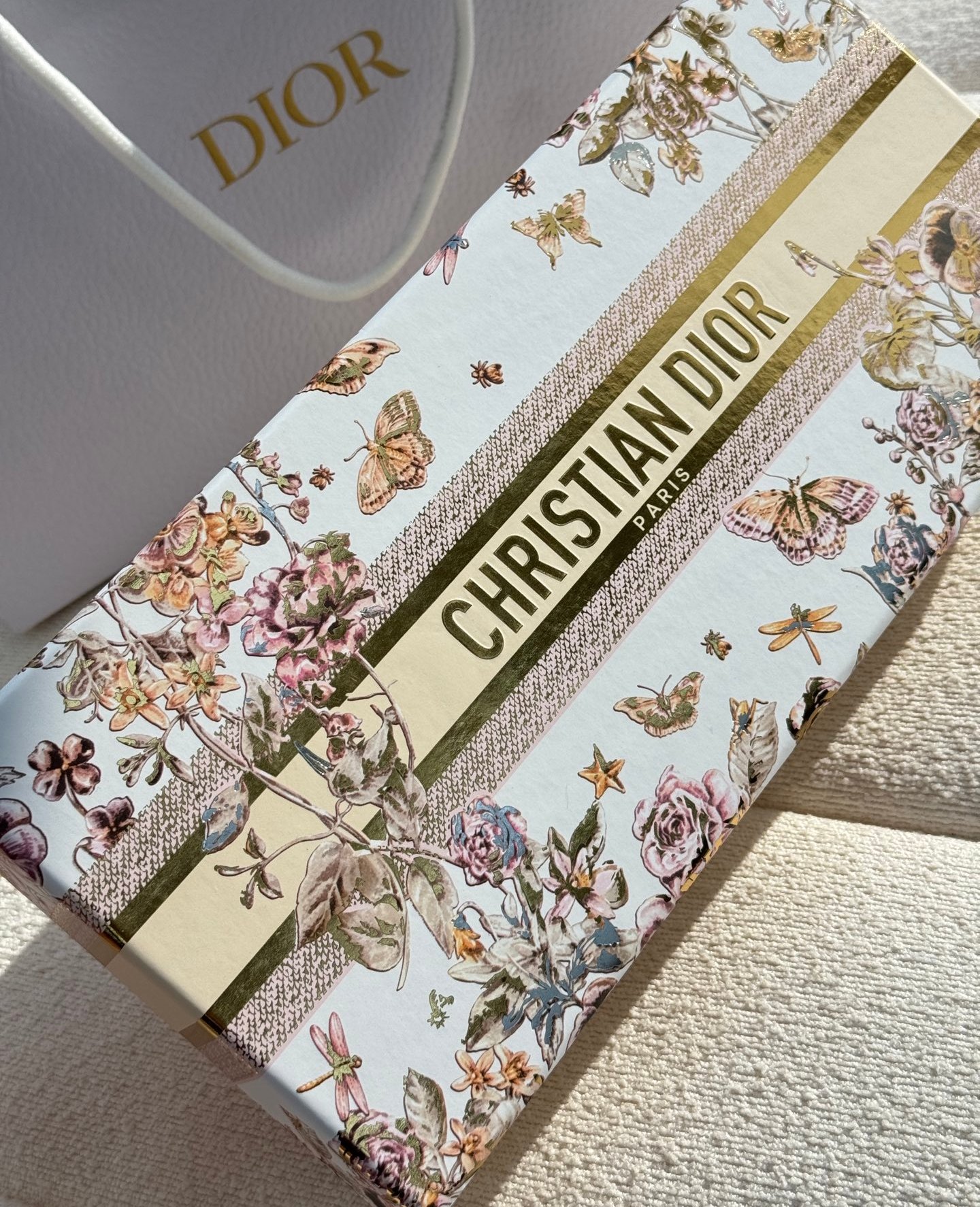 NO:810367,Gift-giving is also very ceremonial. It is easy to carry for daily use or travel. It enhances the sense of ritual for skin care and is a must-have for exquisite life!  , toiletries19860909送礼也很有仪式感日常或旅行都很方便携带,提升护肤仪式感,精致生活必备！,洗护用品,accessory