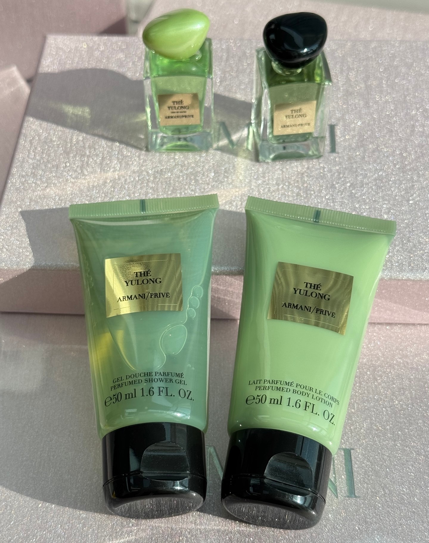 NO:810418,Yulong tea fragrance is indeed the same fragrance as Wang Jiaer!  !  The smell is too fresh, and the afternote smells better. When you open the bottle cap, it is very light, like a freshly cut lemon. Then, the fragrance of tea spreads out leisurely, and its backnote is light musk and ambergris. It is suitable for any occasion, not too showy, but it makes people want to smell it a few more times. Toiletries and perfumes19860909玉龙茶香不愧是王嘉尔同款香！！ 味道太清新了后调更好闻,打开瓶盖,很淡很淡,就像刚切开的柠檬,紧接着,茶叶的清香悠悠散开,它的后调是淡淡的麝香和龙涎香. 什么场合都很合适,不会过于张扬,但又让人忍不住想多闻几下.,洗护用品香水,accessory