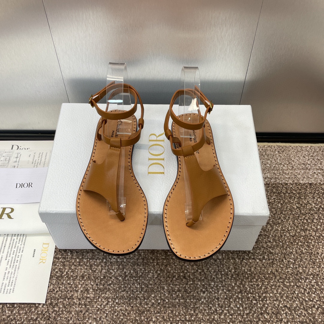 online te koop
 Dior Schoenen Teenslippers Sandalen Pantoffels Goud hardware Kalfsleer Koeienhuid Echt leer Schapenvacht Lente/Zomercollectie