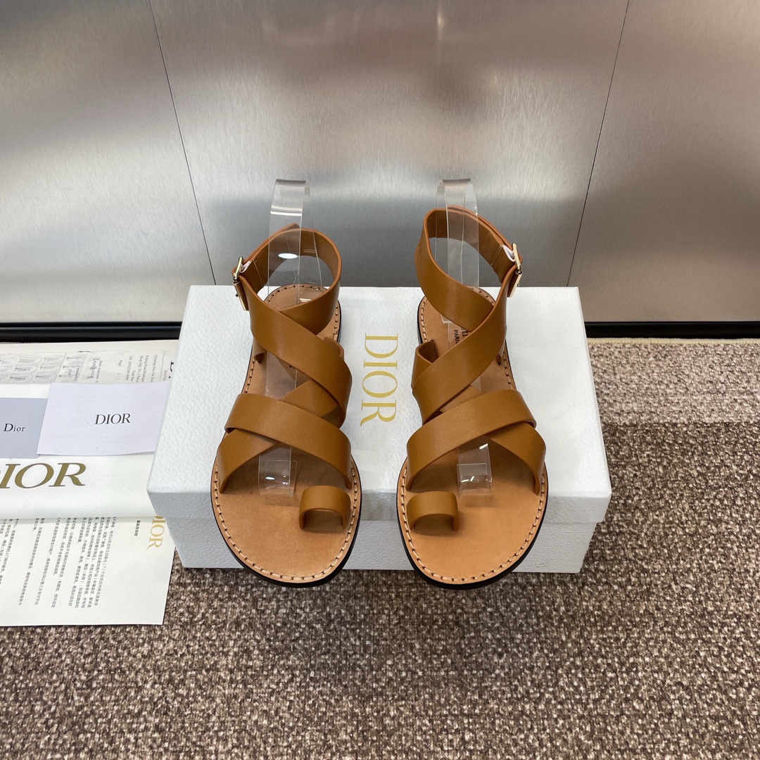 Dior Schoenen Teenslippers Sandalen Pantoffels Goud hardware Kalfsleer Koeienhuid Echt leer Schapenvacht Lente/Zomercollectie