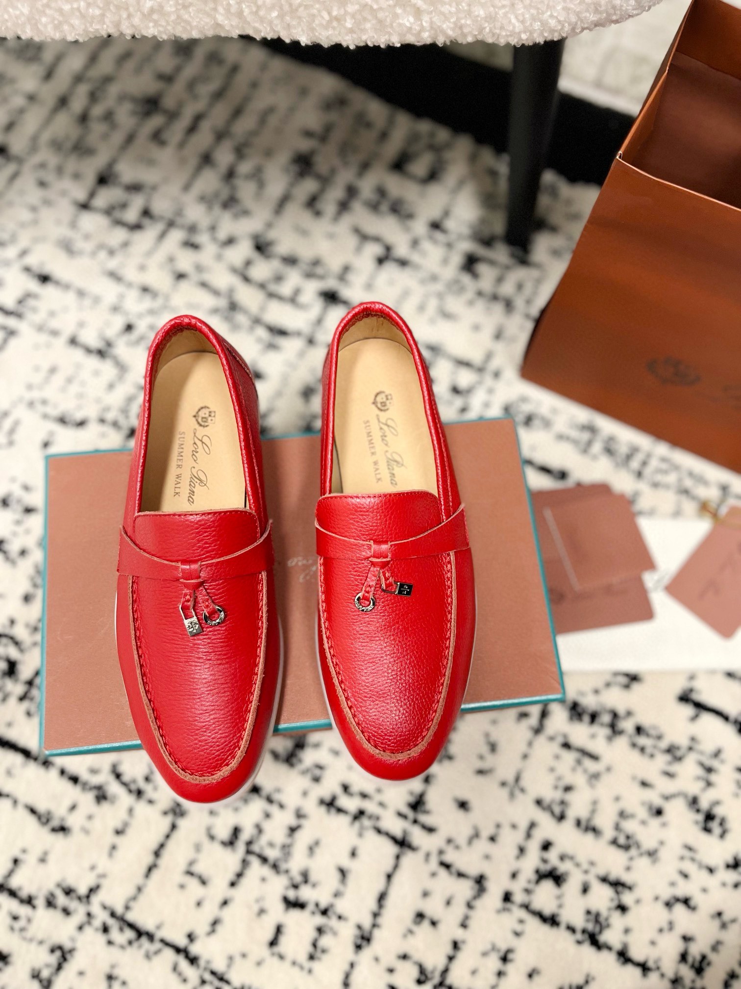 Loro Piana Schoenen Loafers Lycheepatroon Kalfsleer Koeienhuid