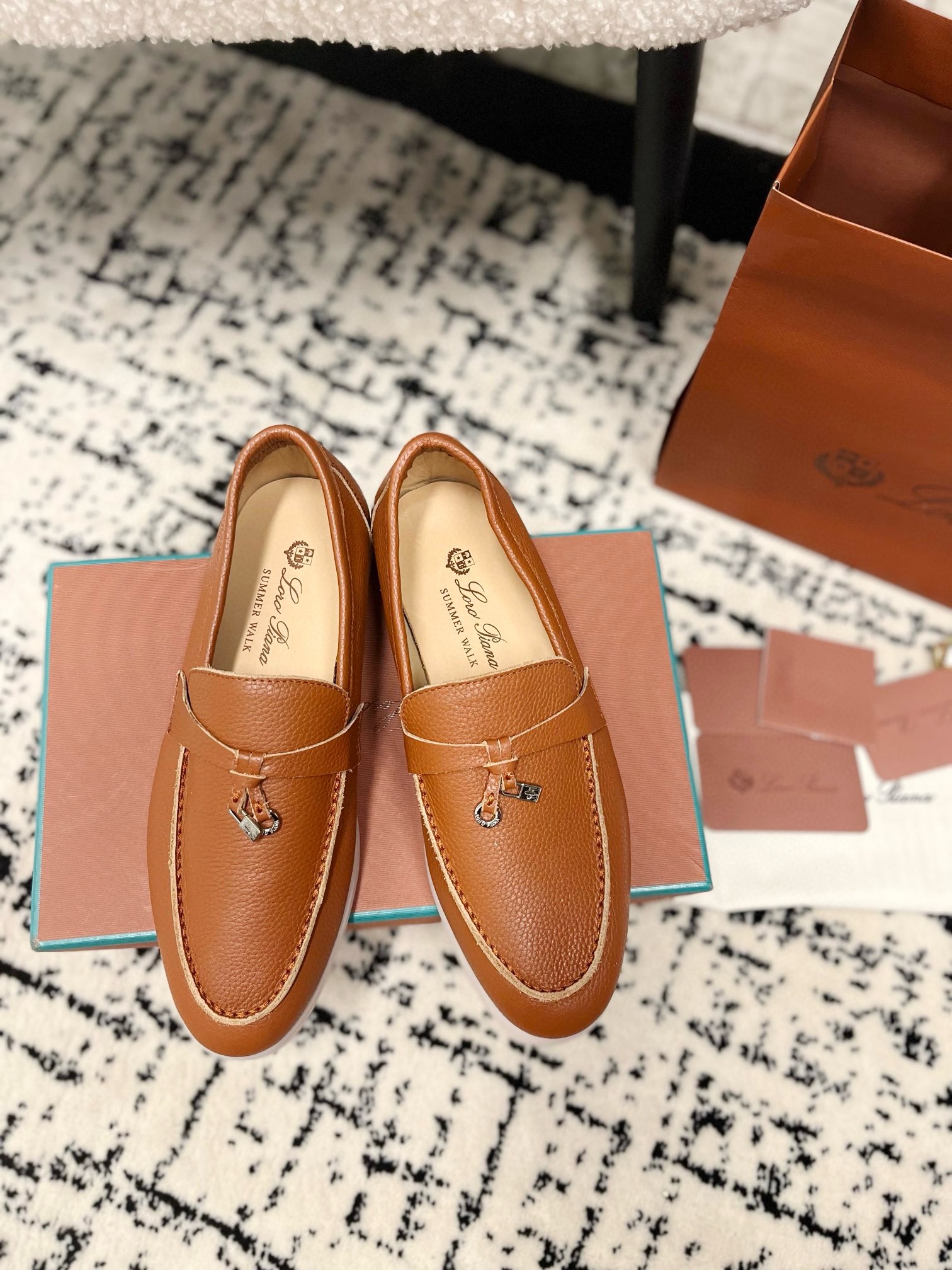 Loro Piana Schoenen Loafers Lycheepatroon Kalfsleer Koeienhuid