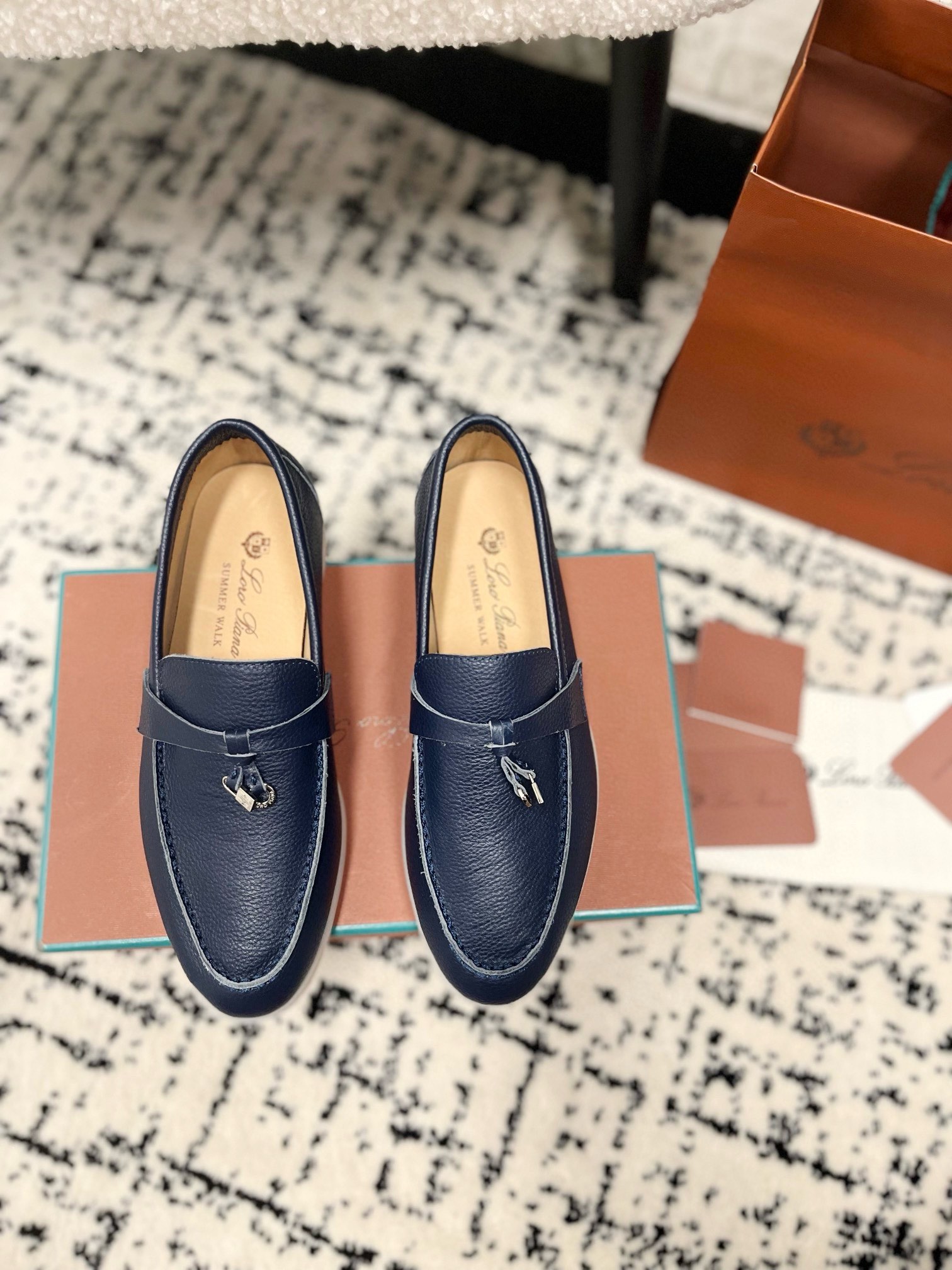 Verkoop online
 Loro Piana Schoenen Loafers Lycheepatroon Kalfsleer Koeienhuid