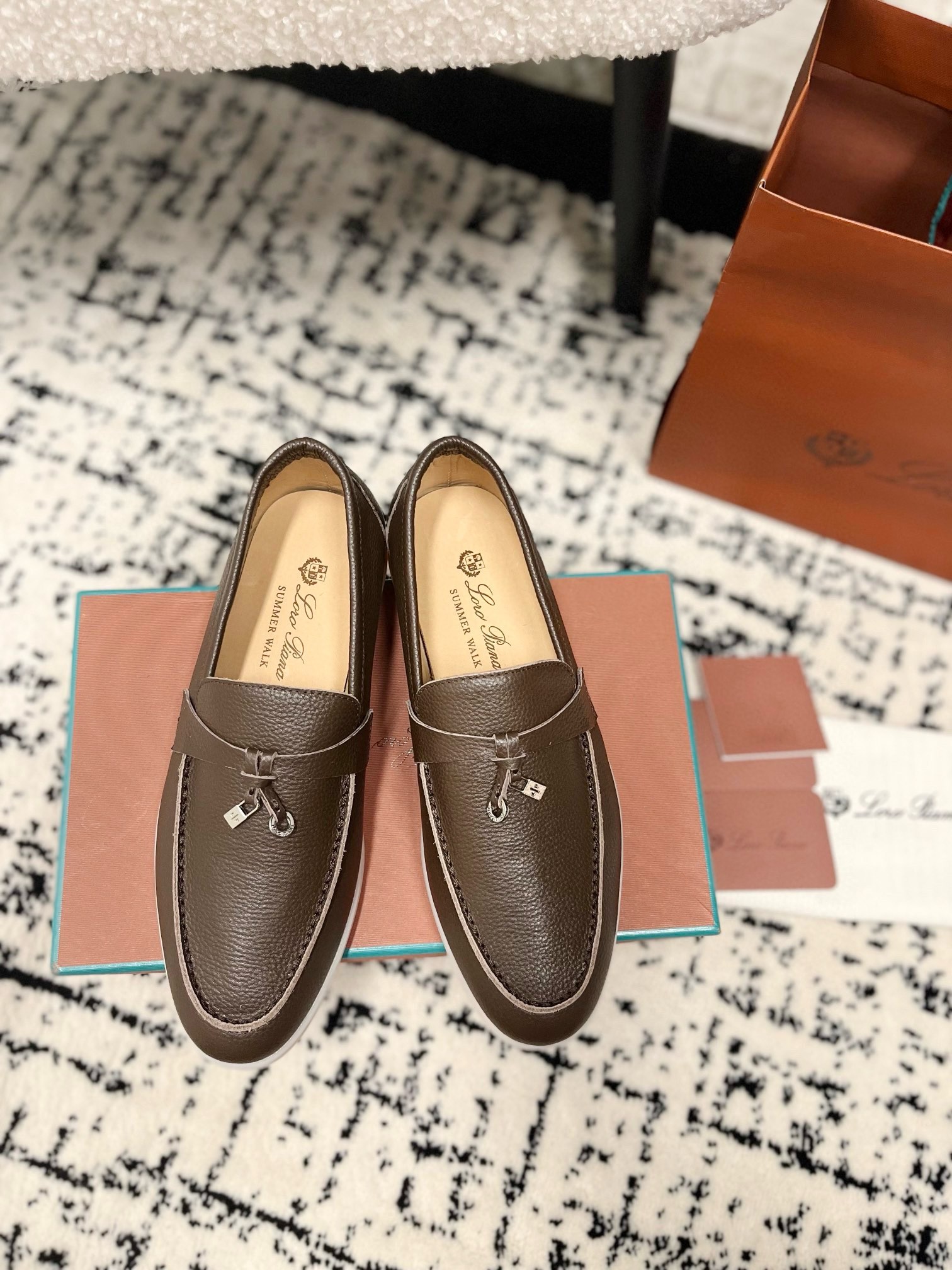 Loro Piana Schoenen Loafers Lycheepatroon Kalfsleer Koeienhuid