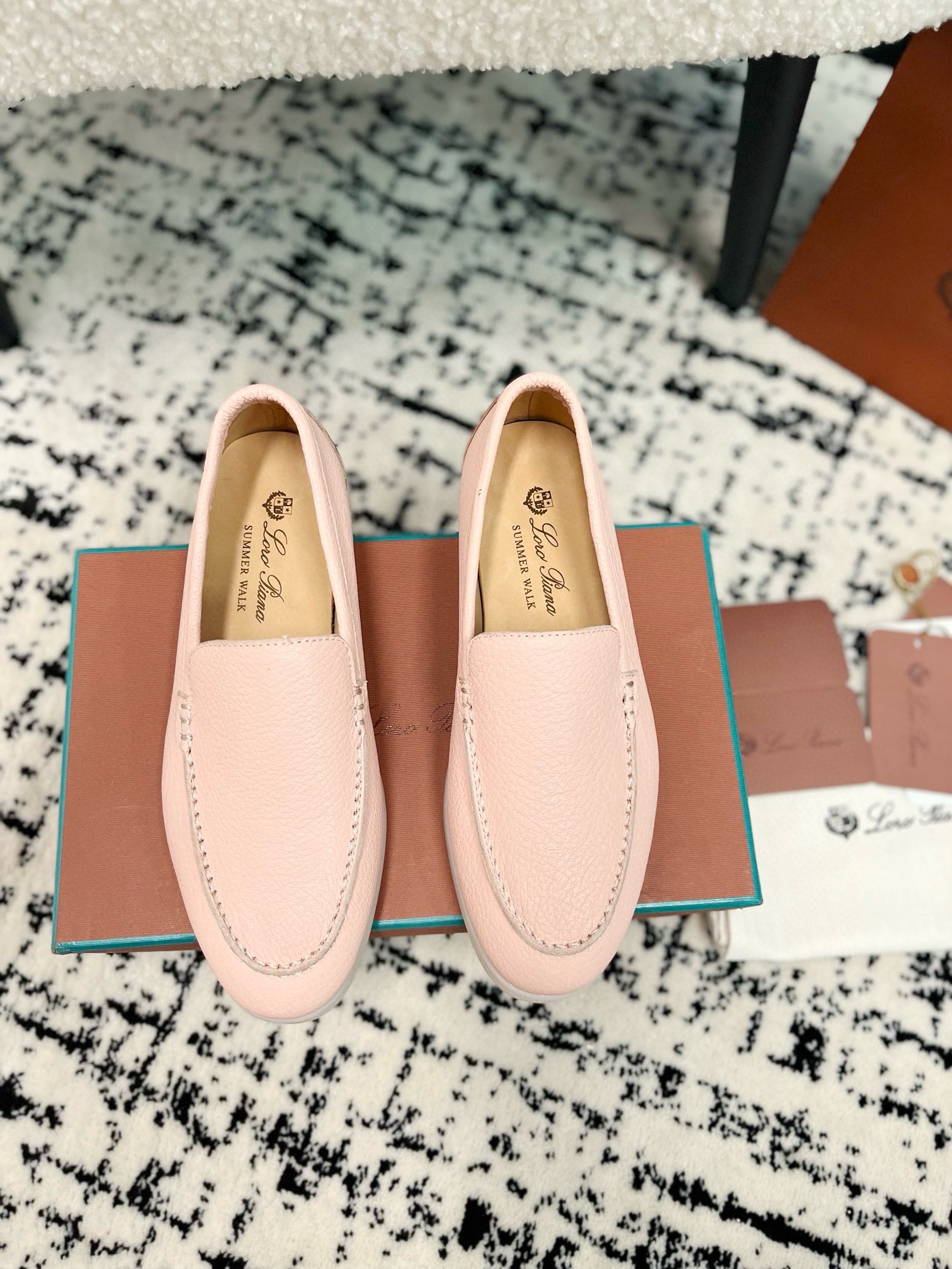 Loro Piana Schoenen Loafers Lycheepatroon Kalfsleer Kasjmier Koeienhuid