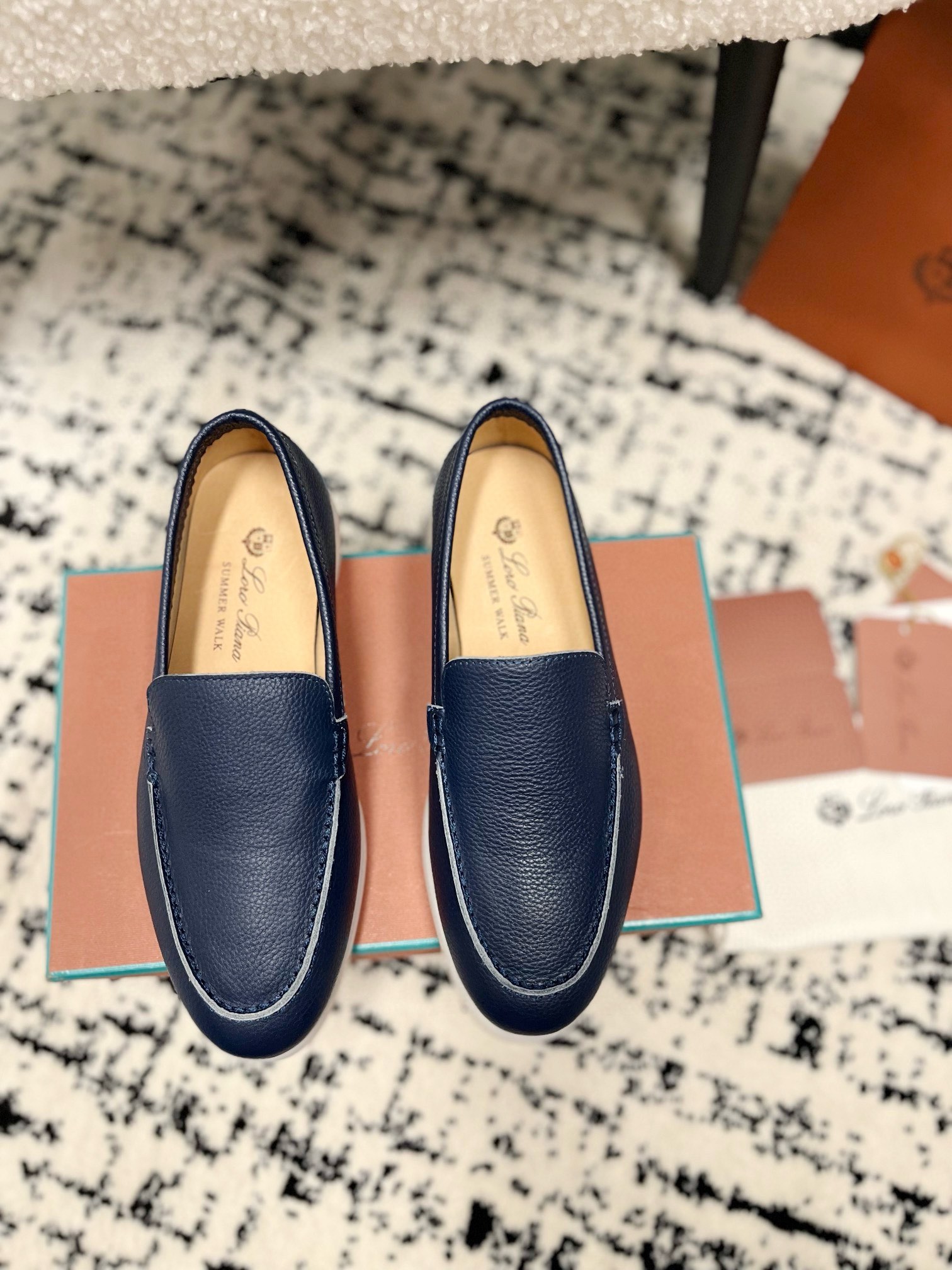 Loro Piana Bovenkant
 Schoenen Loafers Beste replica
 Lycheepatroon Kalfsleer Kasjmier Koeienhuid