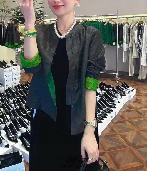 Reversible Silk Crackle Texture Jacket, Double-Sided Design, Sizes S-XXL 1 Reversible Silk Crackle Texture Jacket, Double-Sided Design, Sizes S-XXL