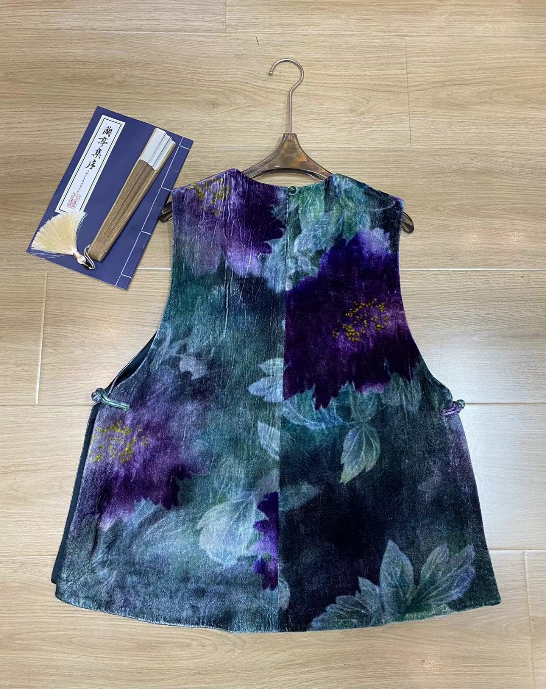 High-Quality Silk Women’s Clothes with Packaging: Perfect for White Shirts or Sweaters - 图片 4