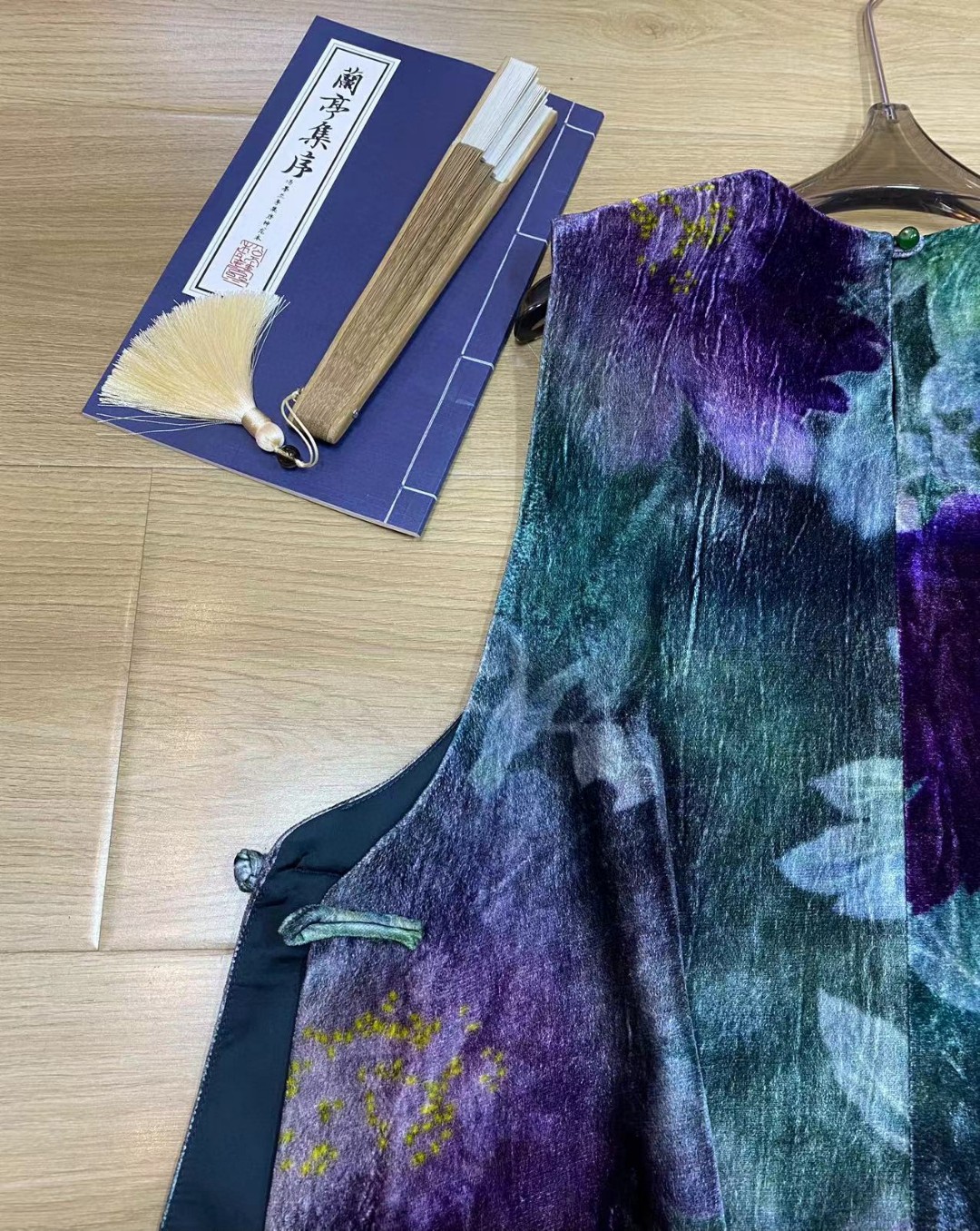 High-Quality Silk Women’s Clothes with Packaging: Perfect for White Shirts or Sweaters - 图片 7