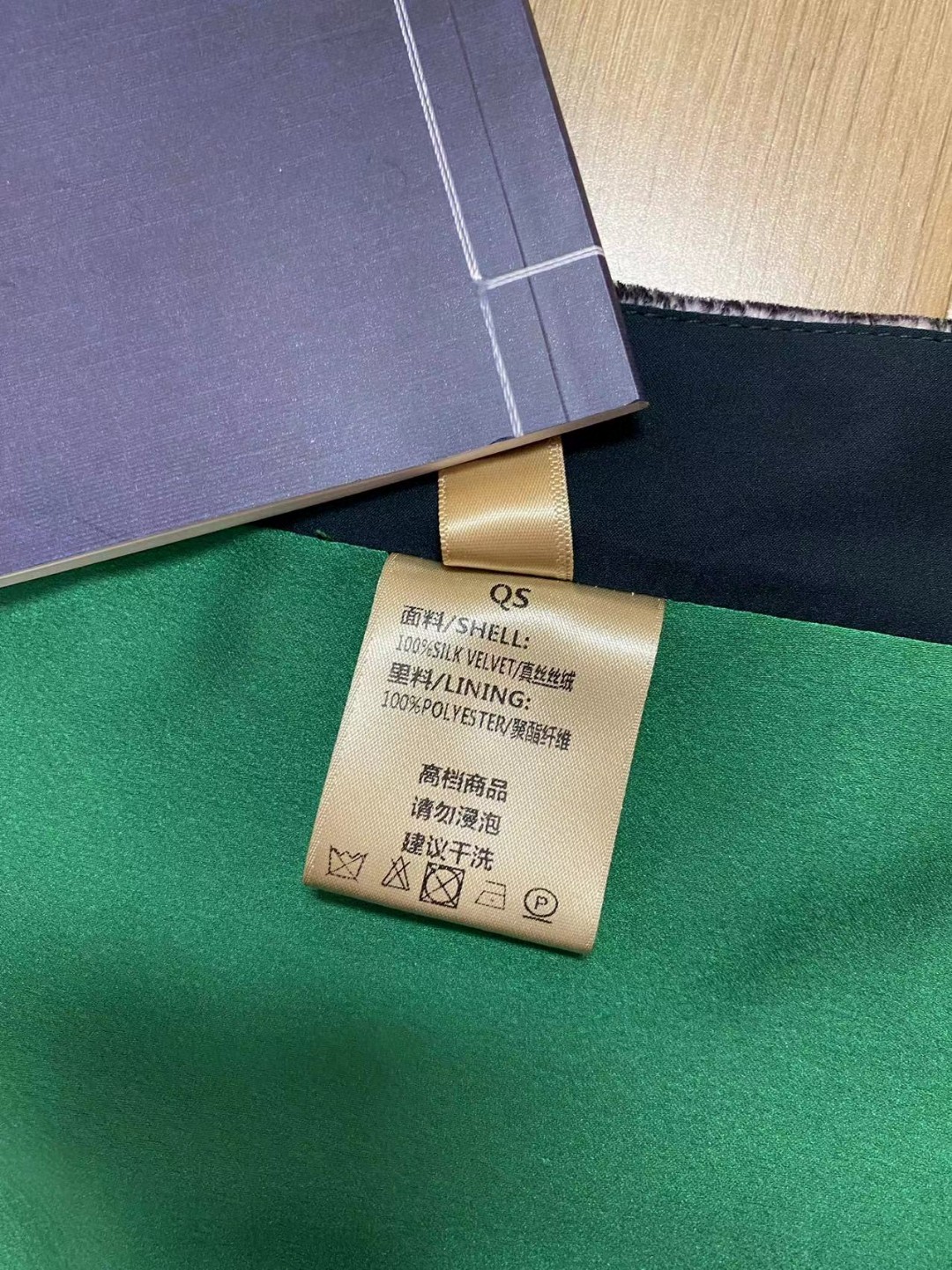 High-Quality Silk Women’s Clothes with Packaging: Perfect for White Shirts or Sweaters - 图片 8