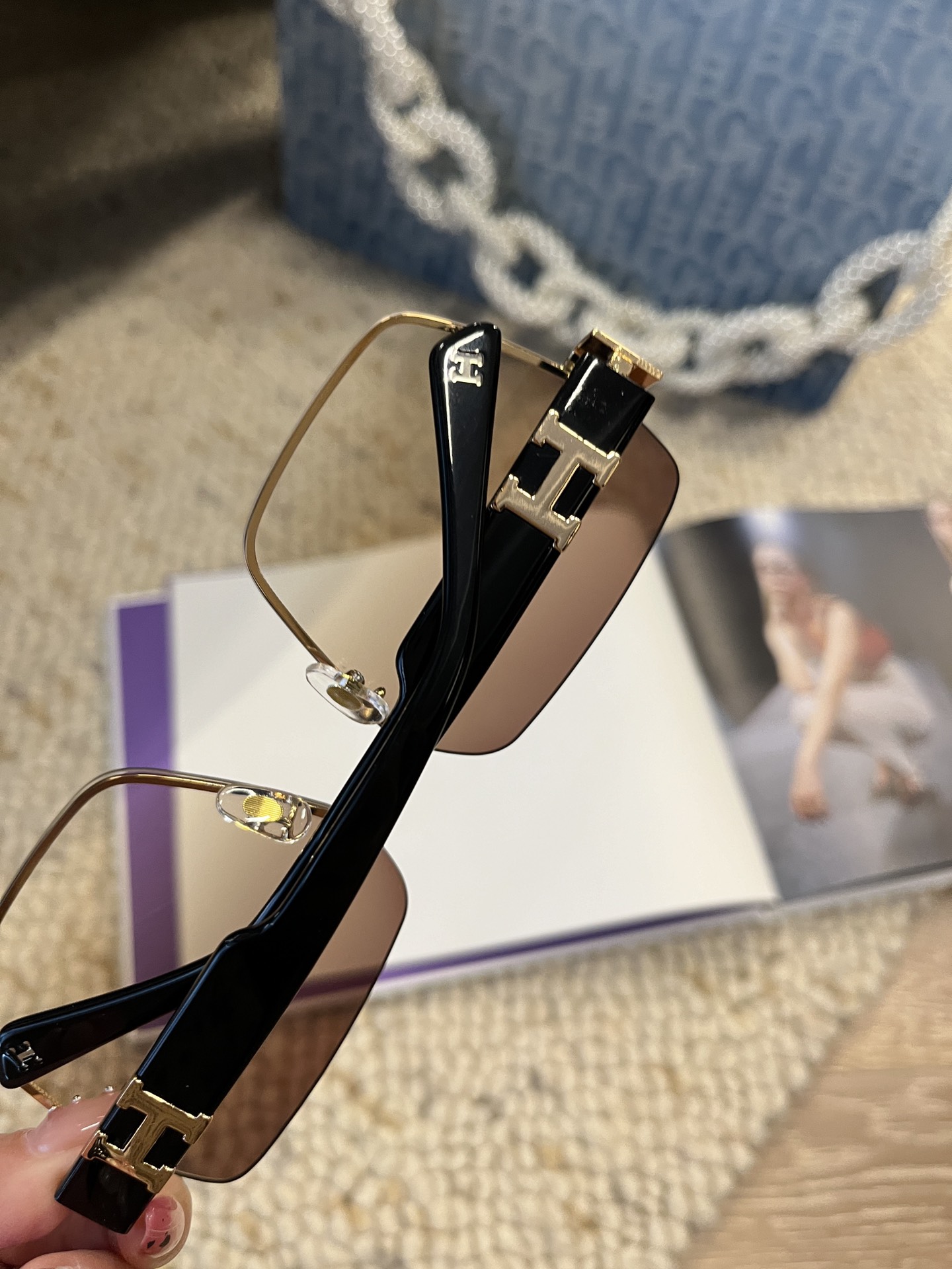  🕶️【Herm🌟s】
ModHS1908
Size62-18-140
精致优雅无框镜面 质感绝绝子 
