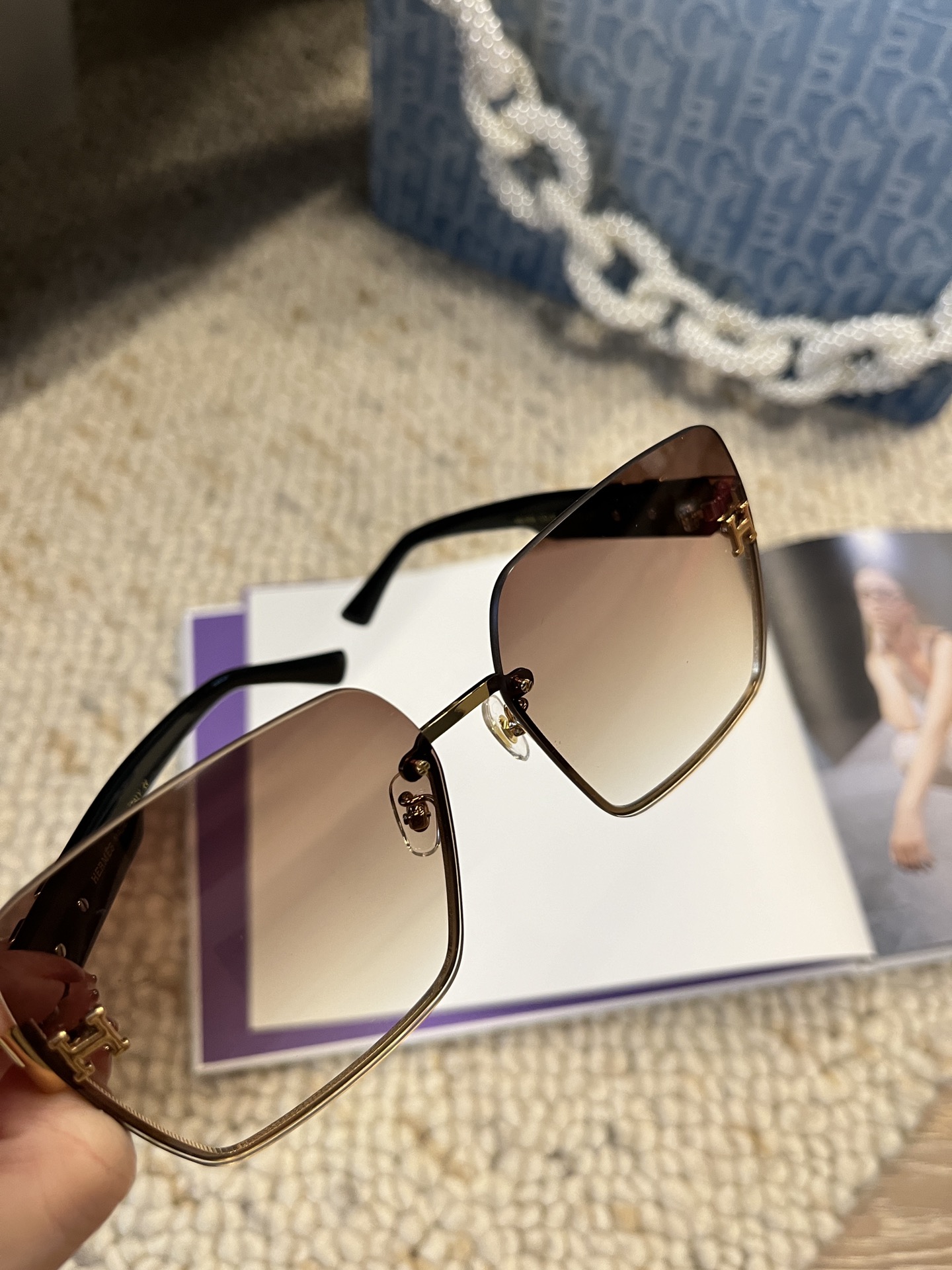  🕶️【Herm🌟s】
ModHS1908
Size62-18-140
精致优雅无框镜面 质感绝绝子 

