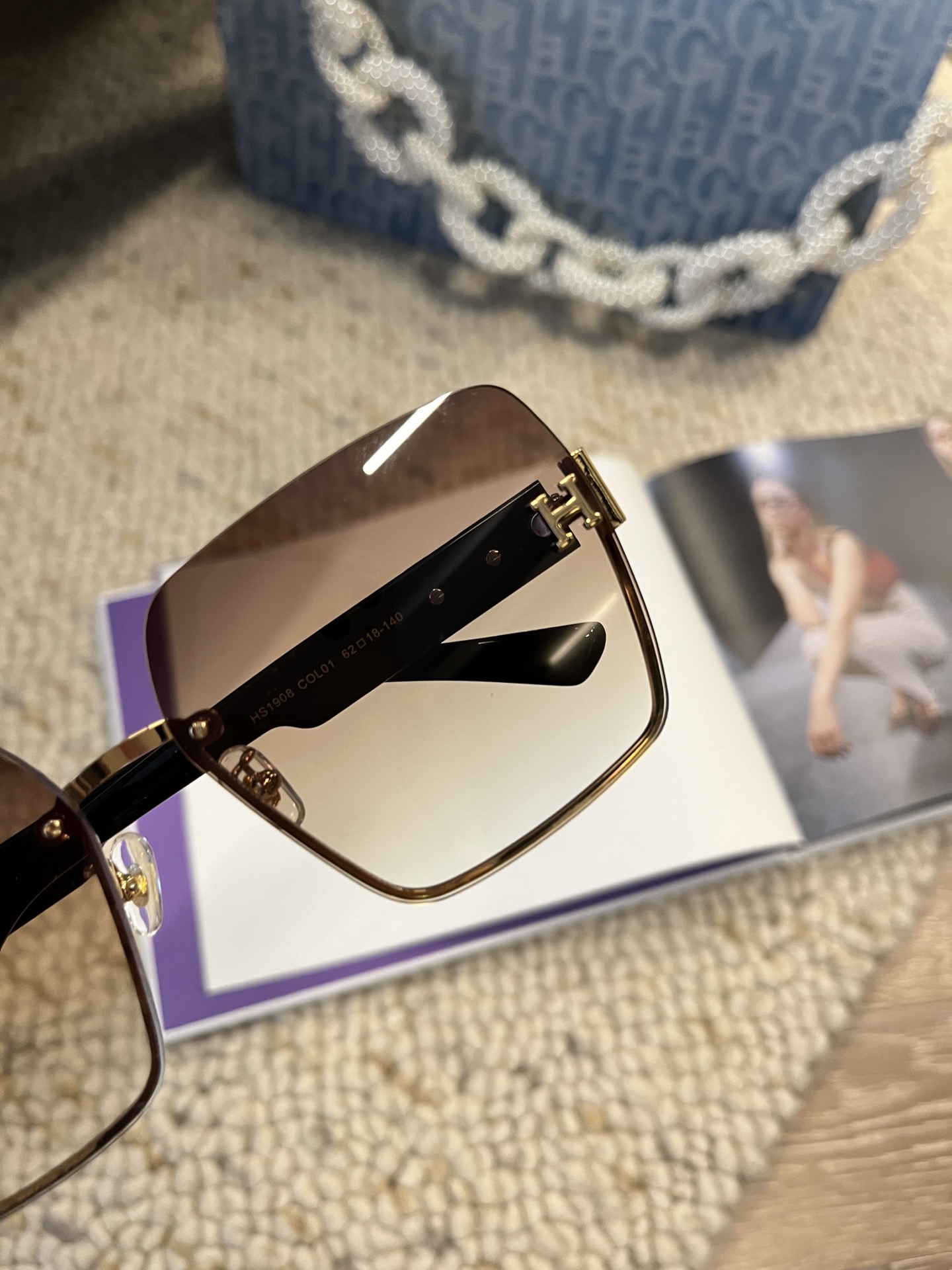  🕶️【Herm🌟s】
ModHS1908
Size62-18-140
精致优雅无框镜面 质感绝绝子 
