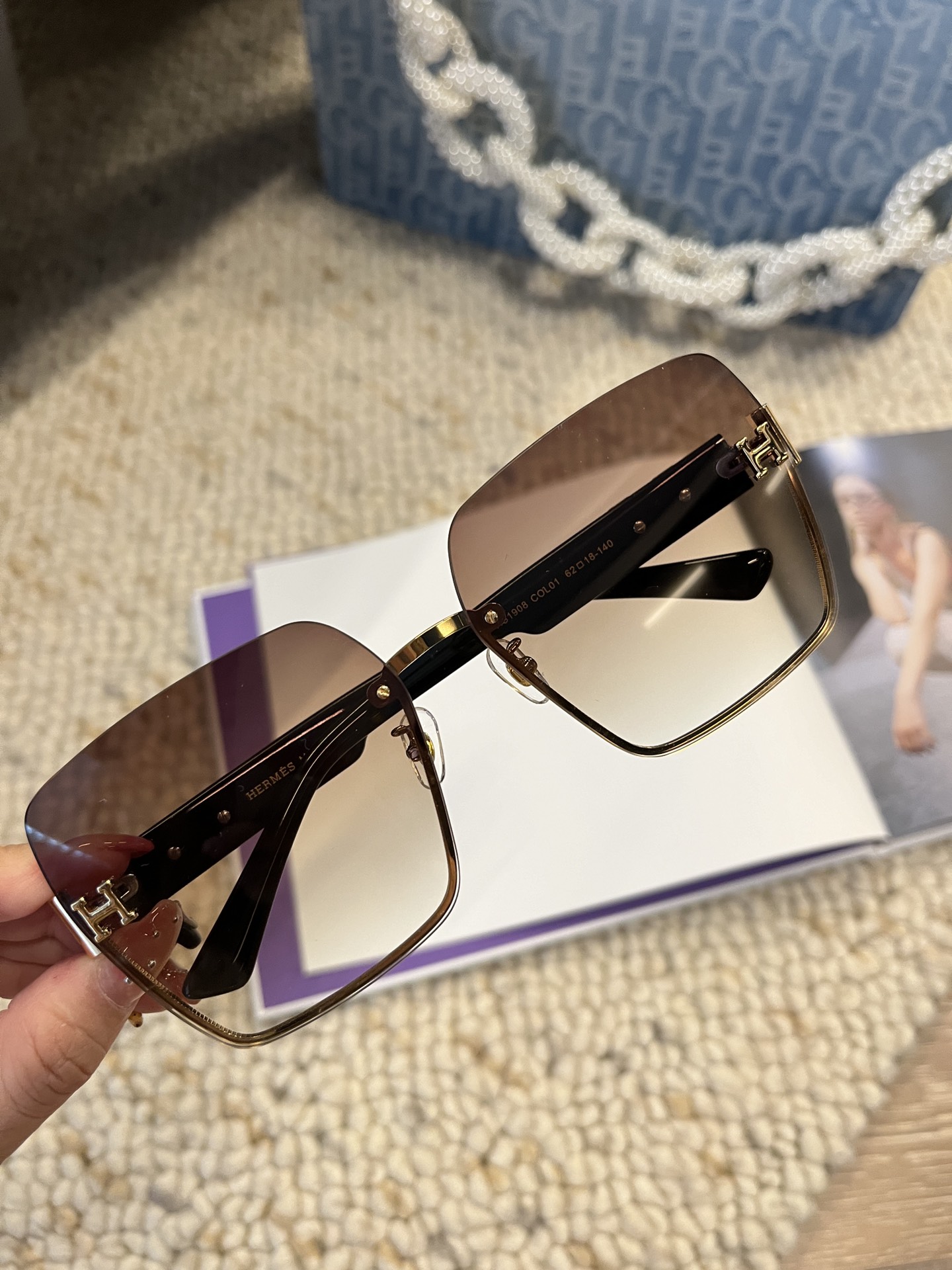  🕶️【Herm🌟s】
ModHS1908
Size62-18-140
精致优雅无框镜面 质感绝绝子 
