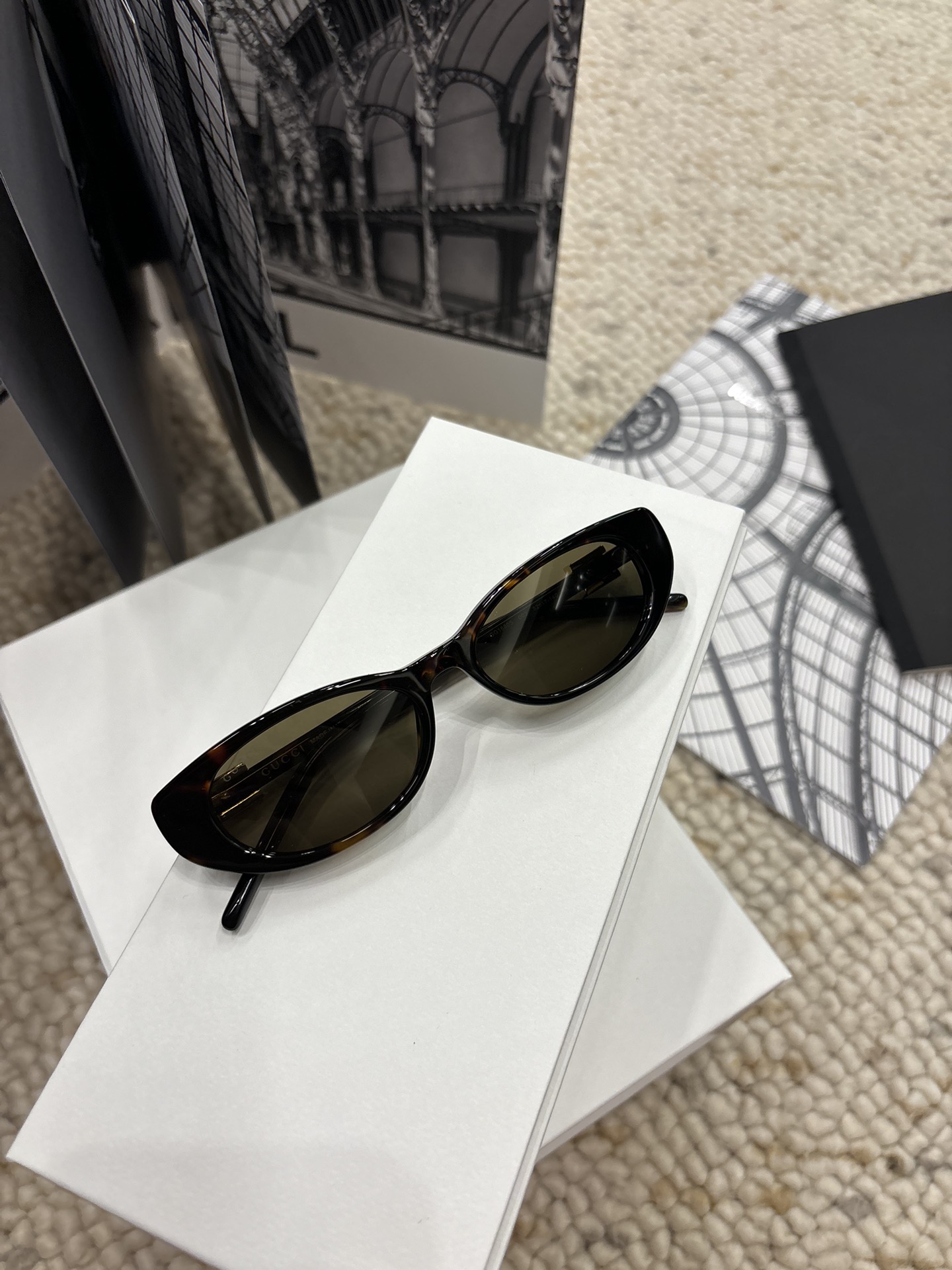 【GG1680S】¡Llegó el modelo del Festival de Cine de Ni Ni! 🕶️ Carey gucc* gafas de sol de ojo de gato de montura estrech…