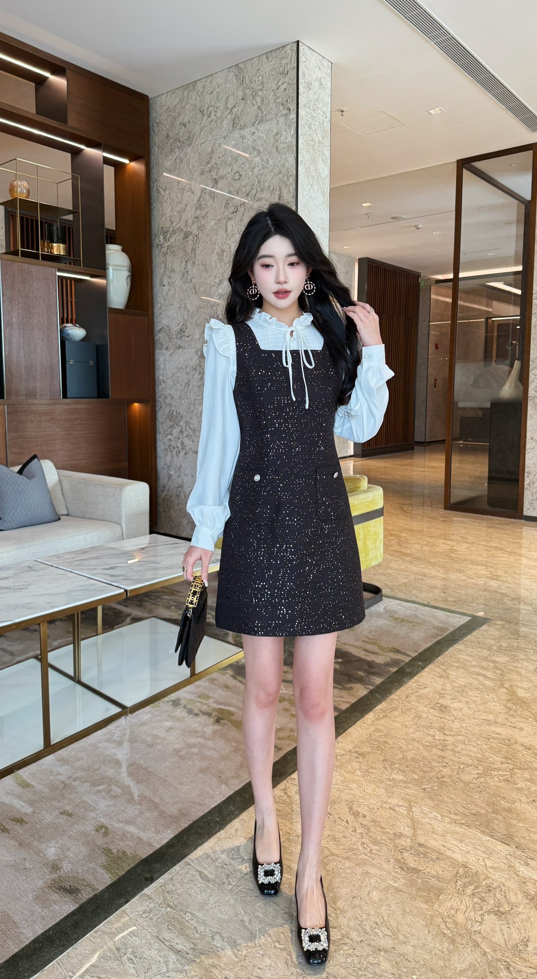 NO:313499,Model number G25020819 Chane* Early Spring New High-end Customized Age-reducing Temperament Two-piece Set!  A loose long-sleeved shirt with sequin blended square collar vest dress!  Black, red, (M size bust 98, sleeve length 63, clothing length 63; bust 86, waist 76, skirt length 84), chanel, skirt 85, alexander wang19860909款号G25020819 Chane*早春新款高端定制减龄气质两件套装！木耳边拼接打揽设计宽松长袖衬衣亮片混纺方领马甲连衣裙！黑色、红色、（M码胸围98,袖长63,衣长63；胸围86, 腰围76,裙长84）,,chanel,skirts,alexander wang,Women's clothing